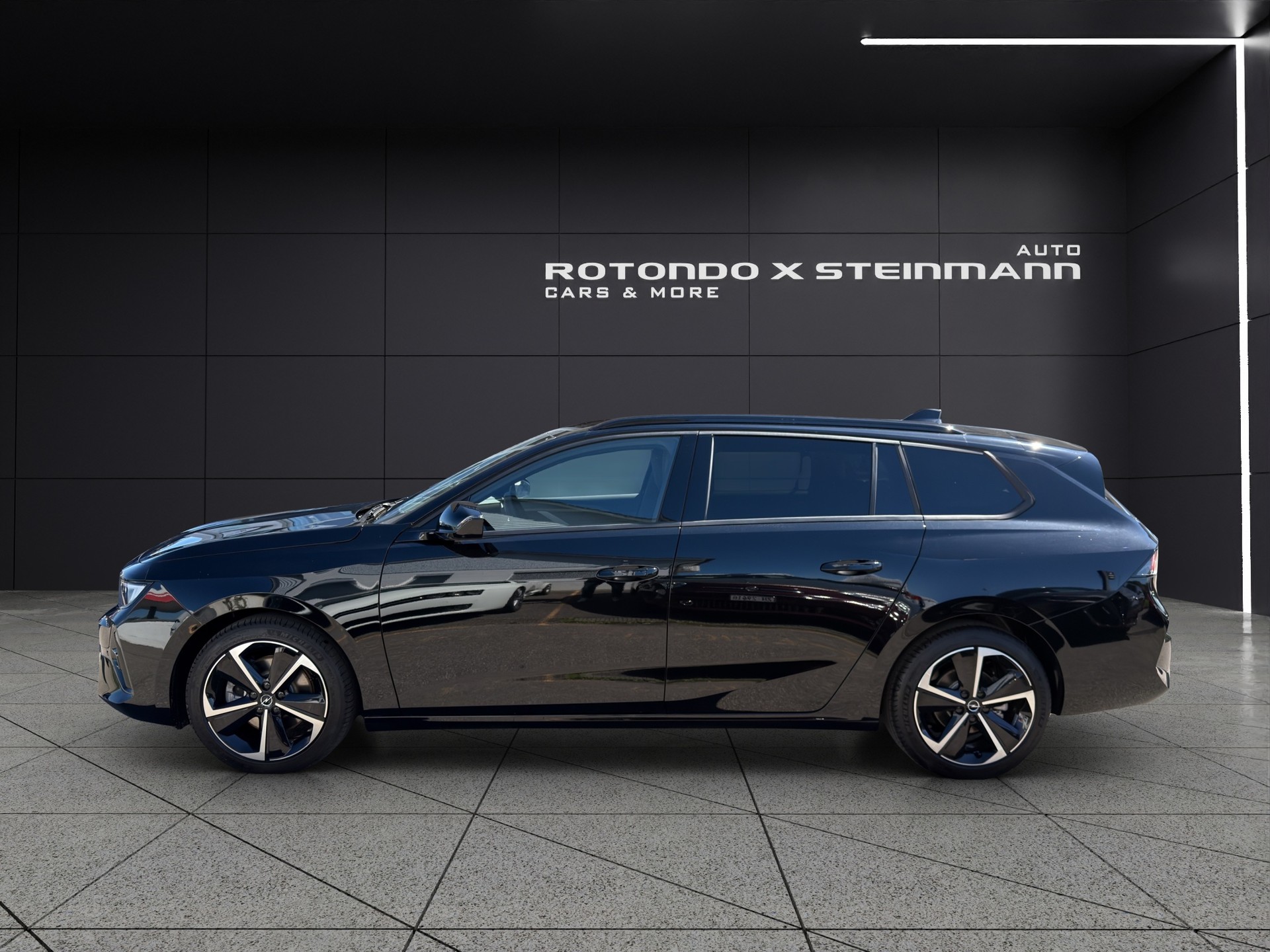 OPEL Astra Sports Tourer 1.2i Turbo GS Automat-image-1
