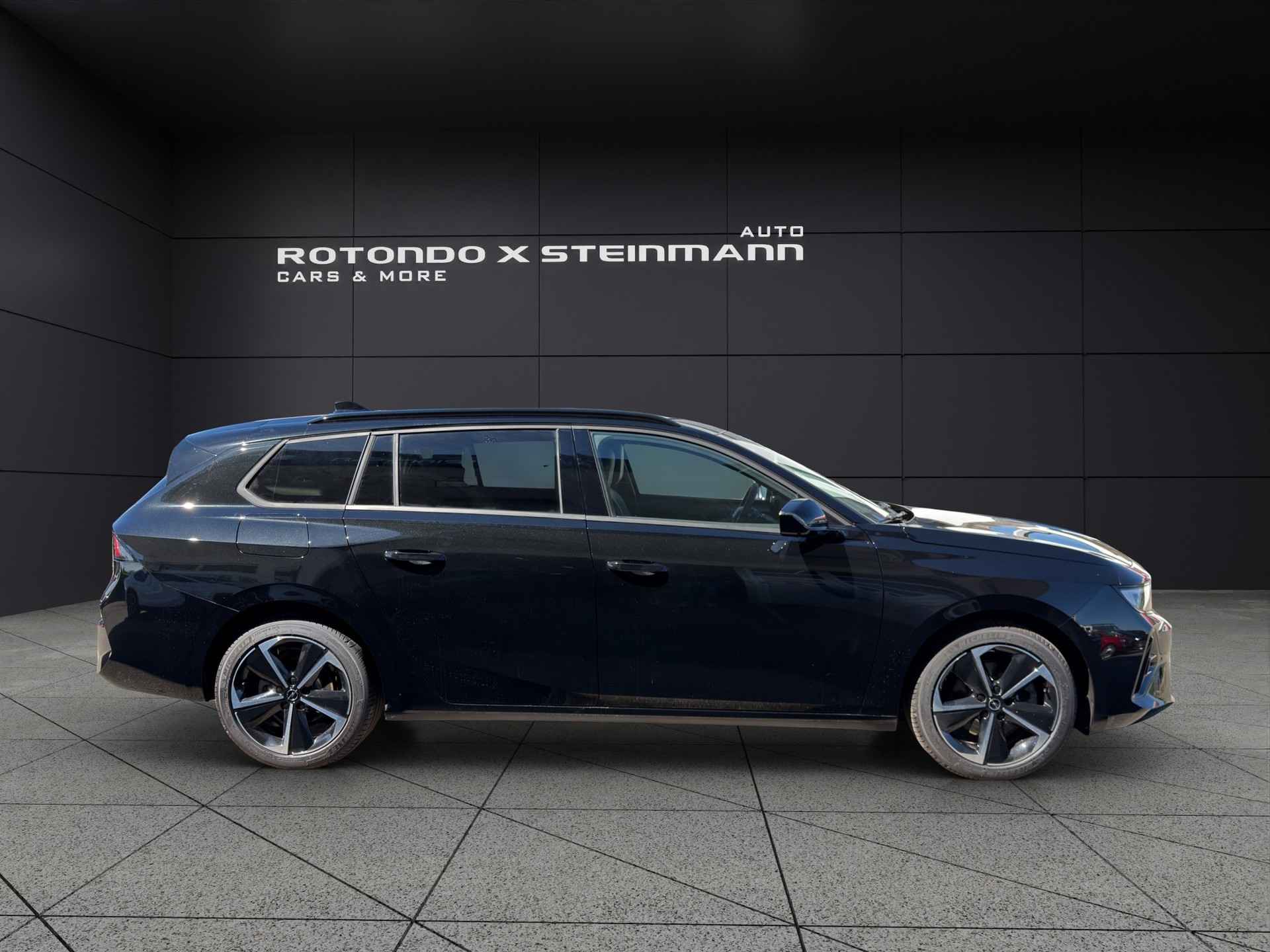 OPEL Astra Sports Tourer 1.2i Turbo GS Automat-image-3
