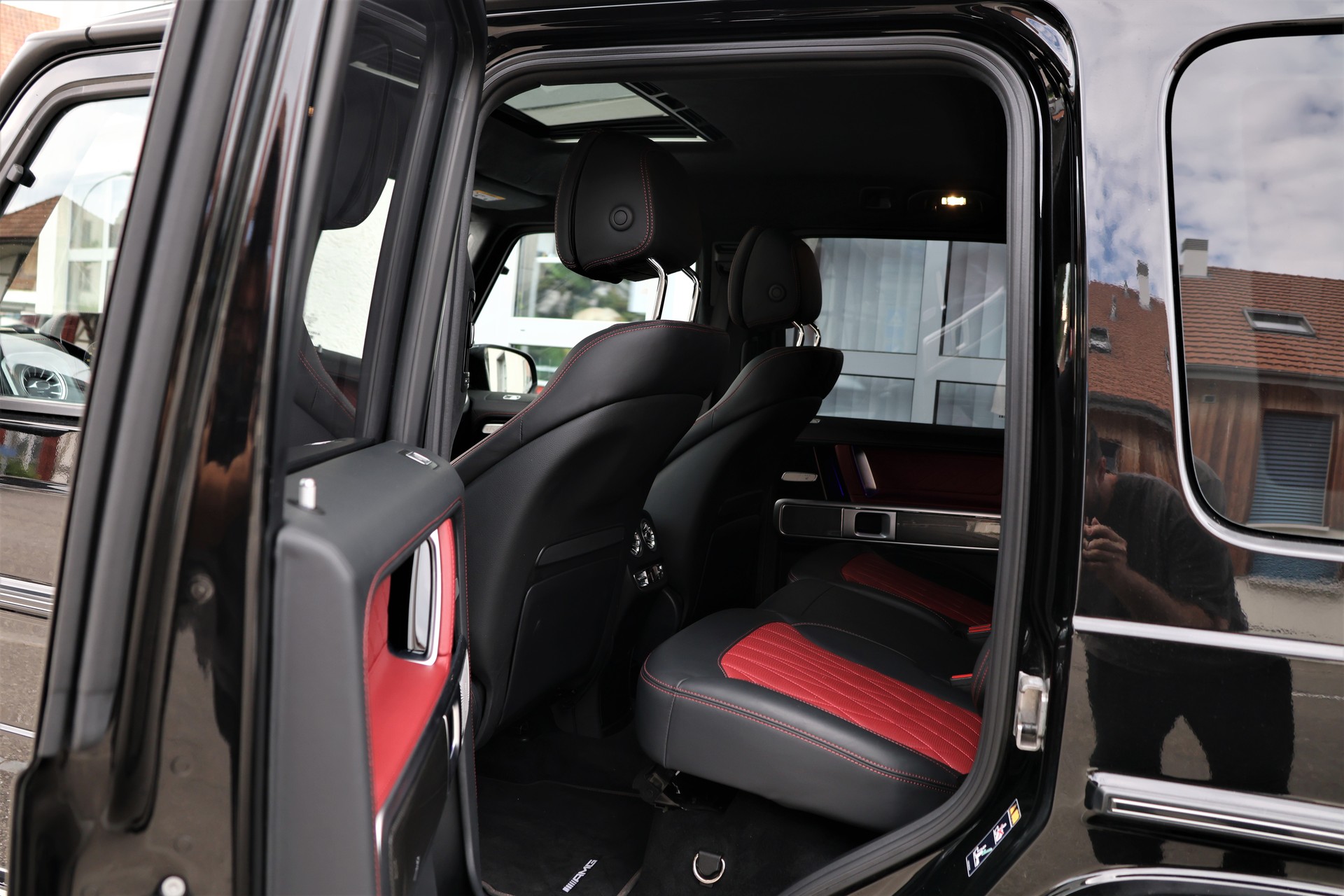 MERCEDES-BENZ G 350 d AMG Line 9G-Tronic (CH) "G Manufaktur"-image-12