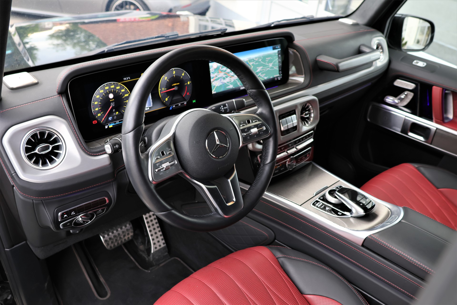 MERCEDES-BENZ G 350 d AMG Line 9G-Tronic (CH) "G Manufaktur"-image-9
