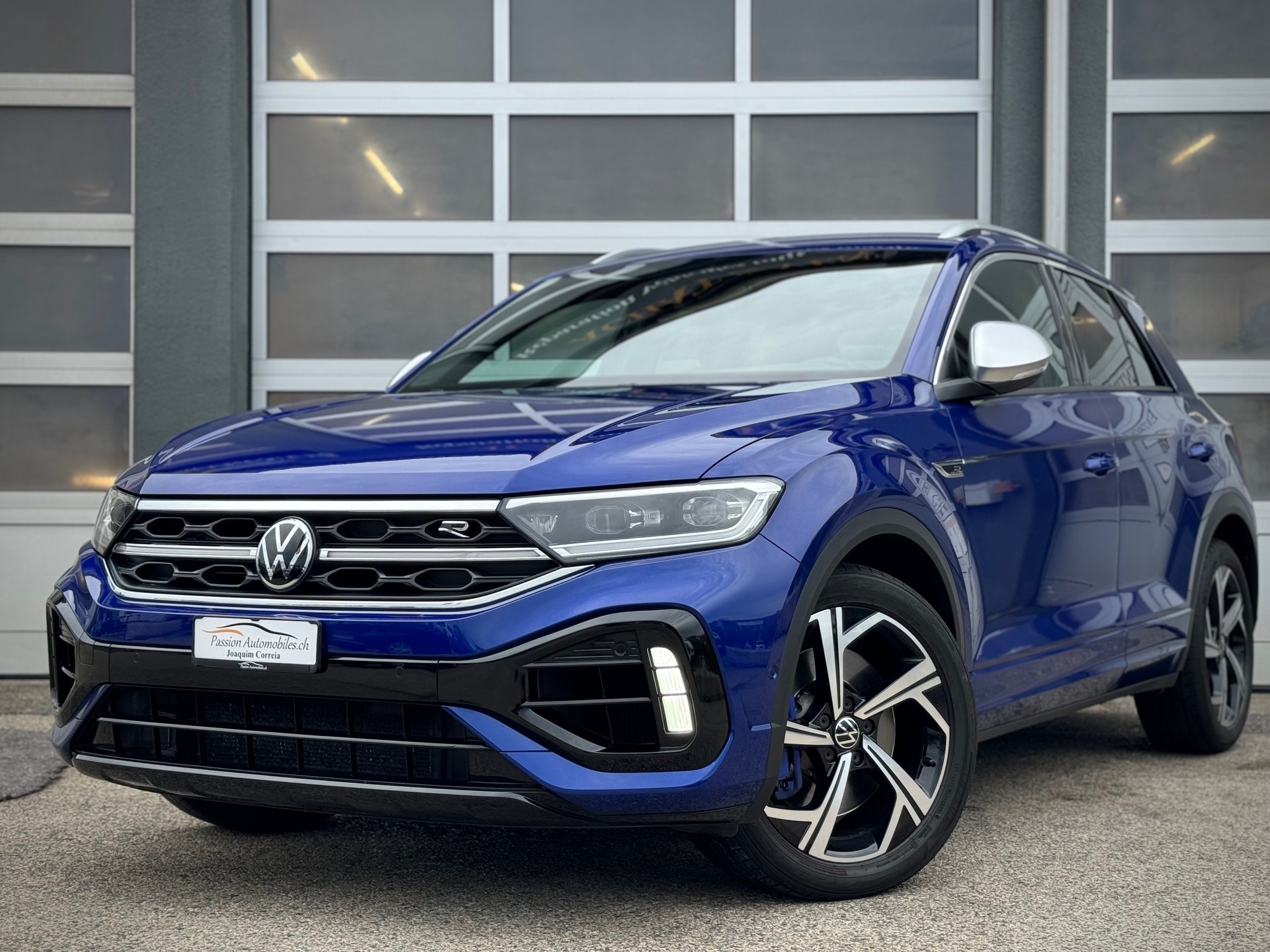 VW T-Roc 2.0 TSI R DSG 4Motion - Véhicule Suisse (CH)-image-0