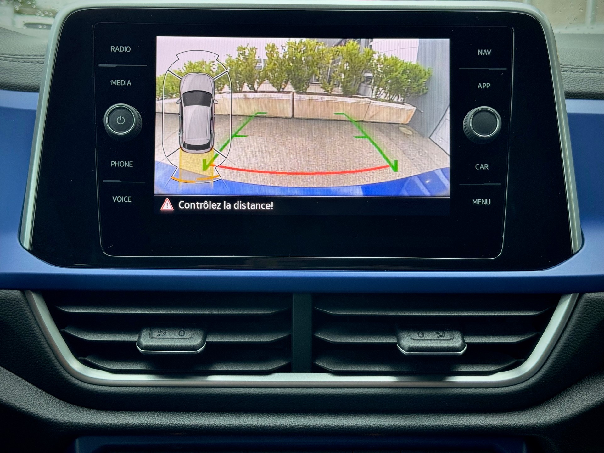 VW T-Roc 2.0 TSI R DSG 4Motion - Véhicule Suisse (CH)-image-9