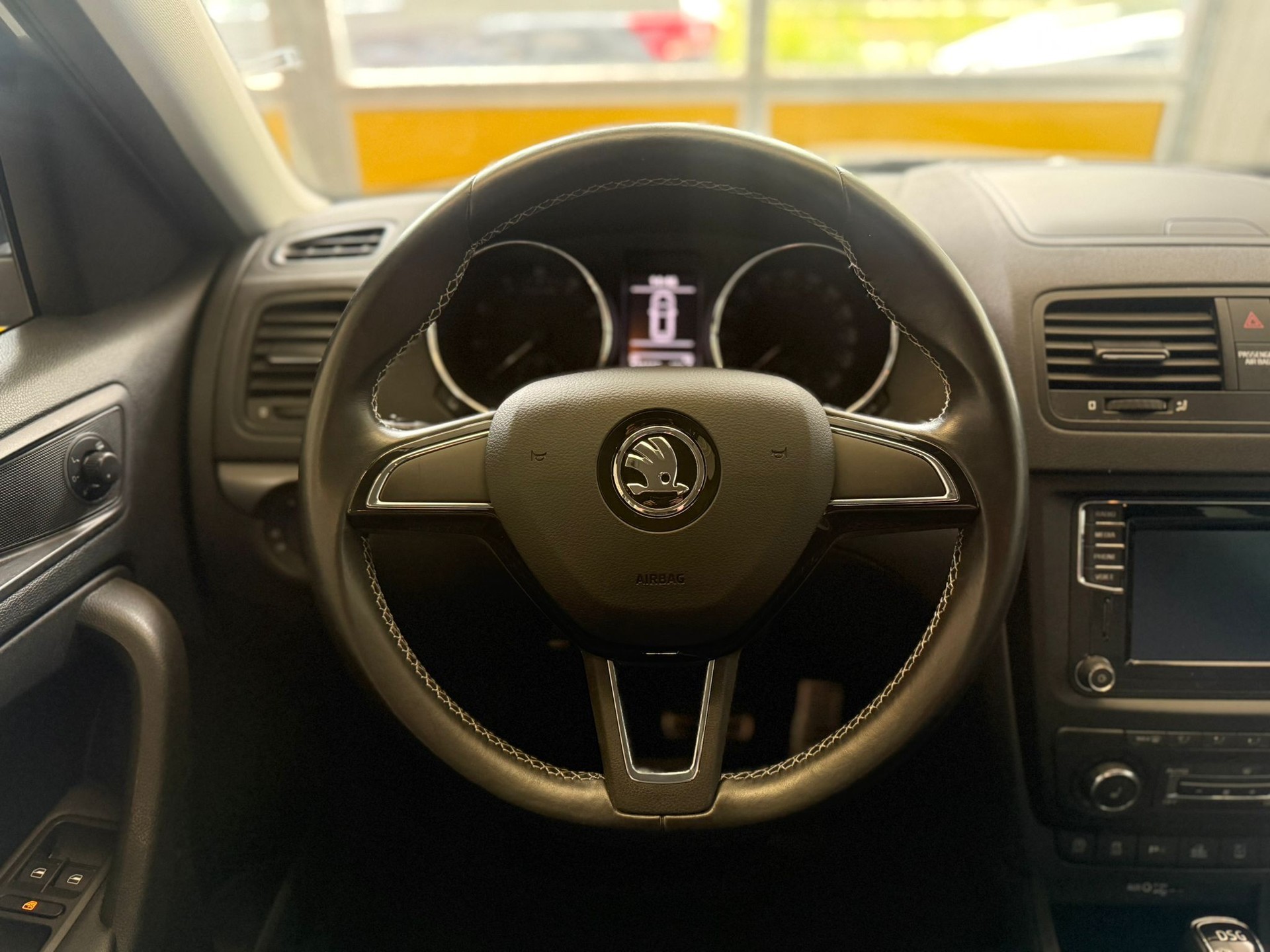 SKODA Yeti 1.4 TSI Outdoor Adventure 4x4 DSG-image-11