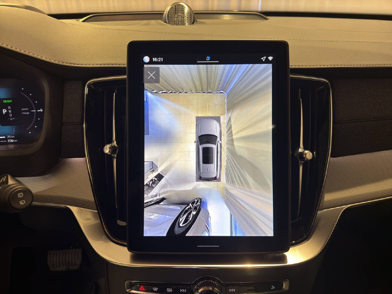 VOLVO XC90 2.0 T8 TE Black Edition eAWD-image-10