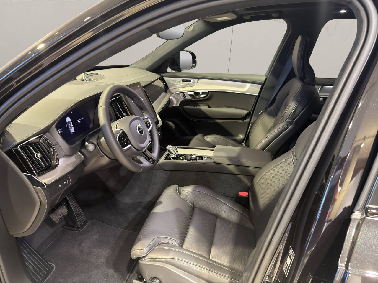VOLVO XC90 2.0 T8 TE Black Edition eAWD-image-4