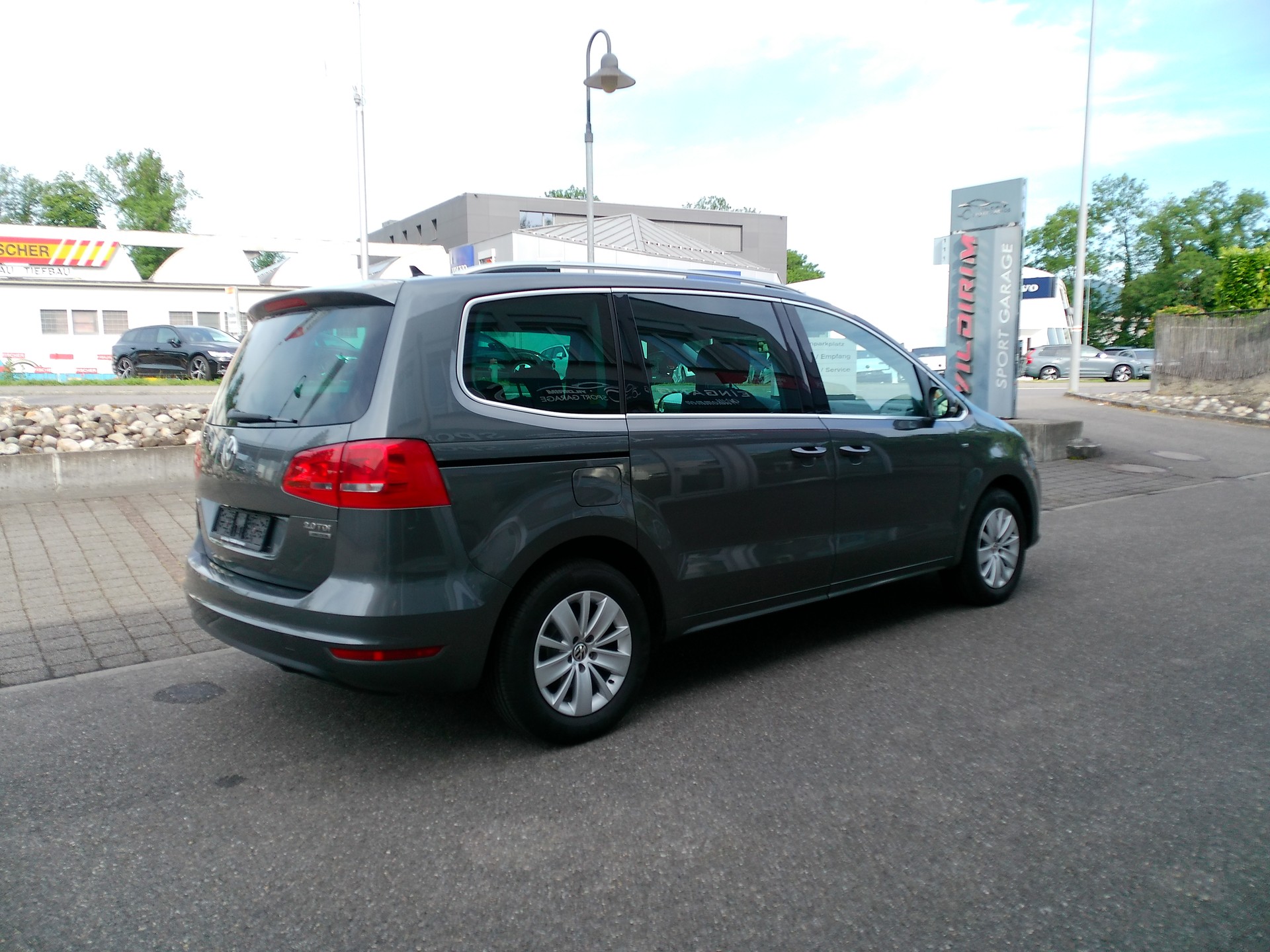 VW Sharan 2.0 TDI BlueMotion Technology Cup 4Motion-image-4
