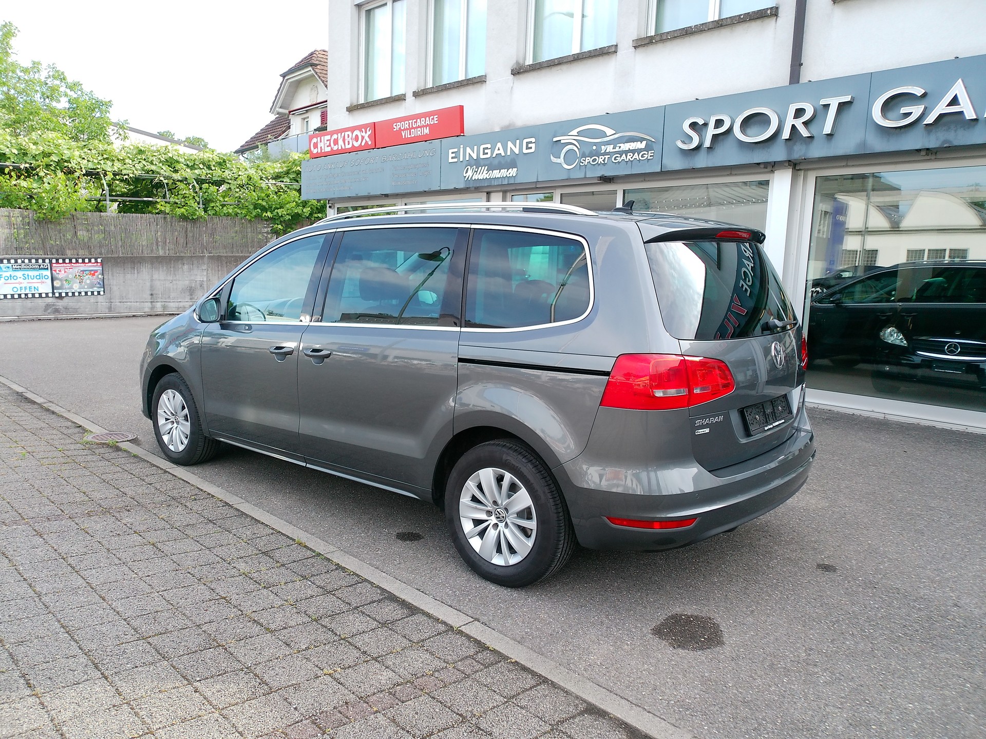 VW Sharan 2.0 TDI BlueMotion Technology Cup 4Motion-image-6