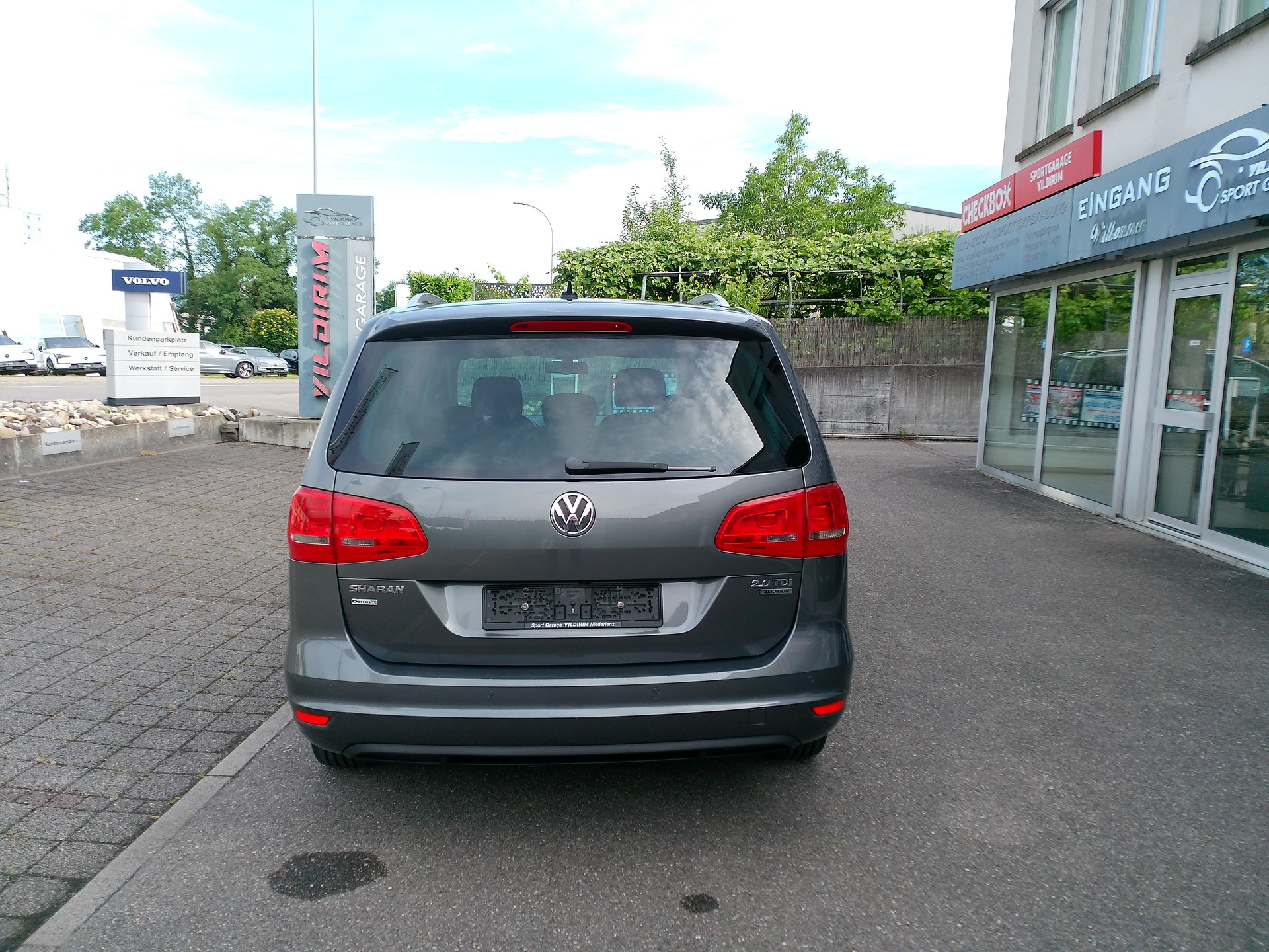 VW Sharan 2.0 TDI BlueMotion Technology Cup 4Motion-image-5