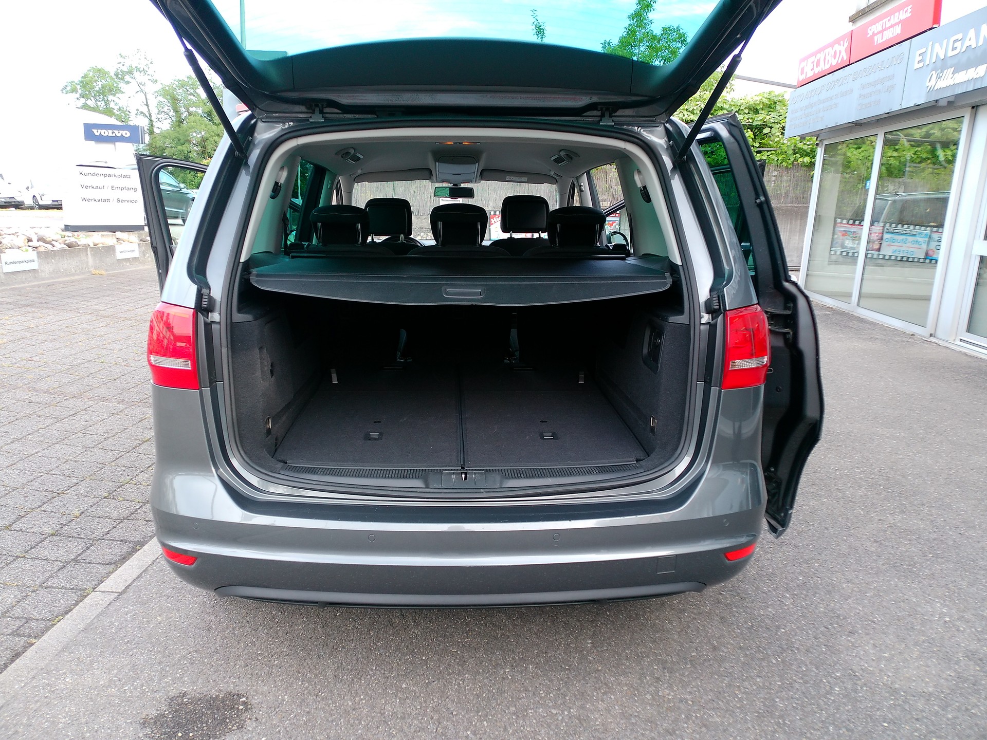 VW Sharan 2.0 TDI BlueMotion Technology Cup 4Motion-image-19