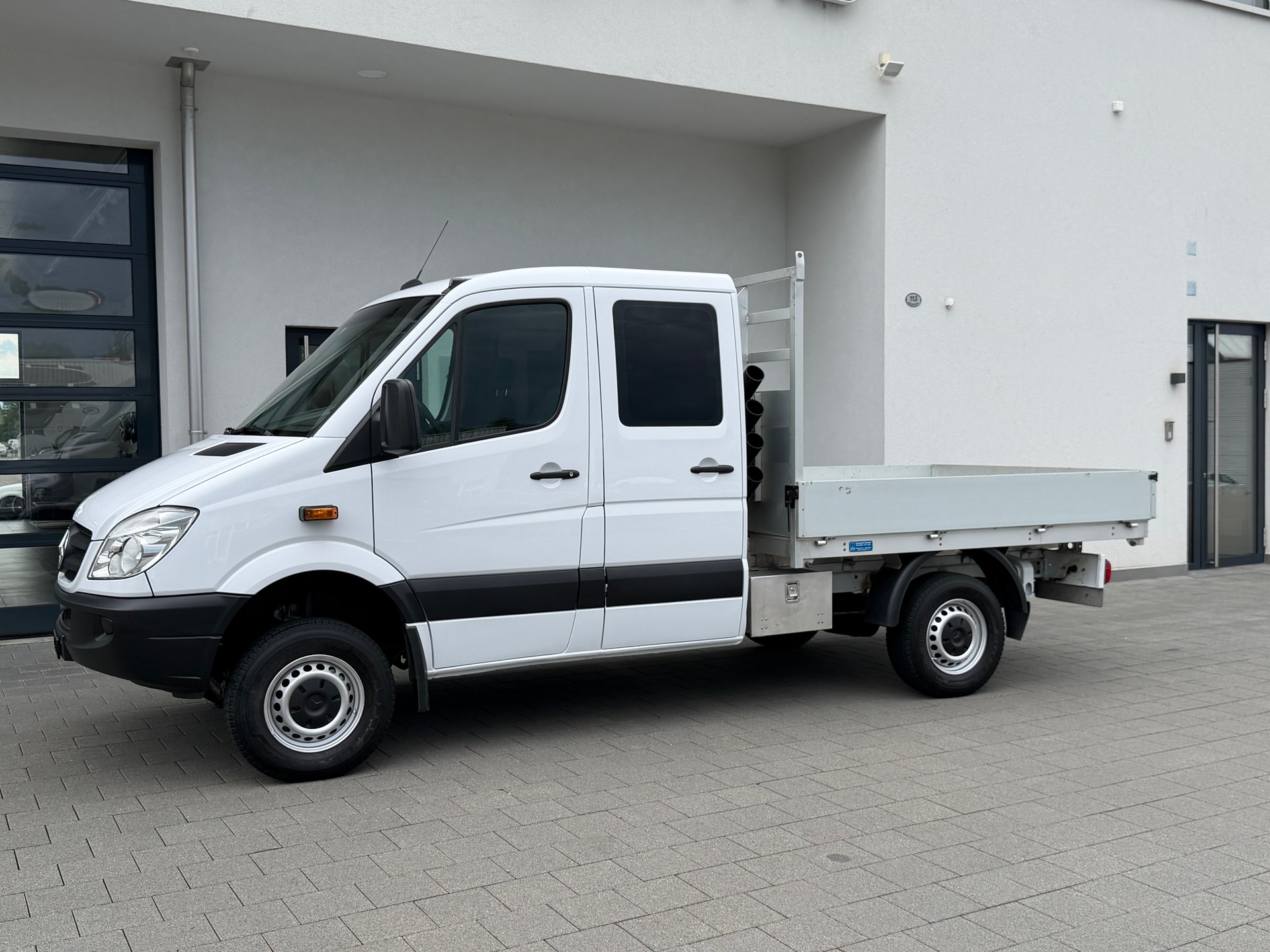 MERCEDES-BENZ Sprinter 316 CDI Standard 4x4 Automat-image-5