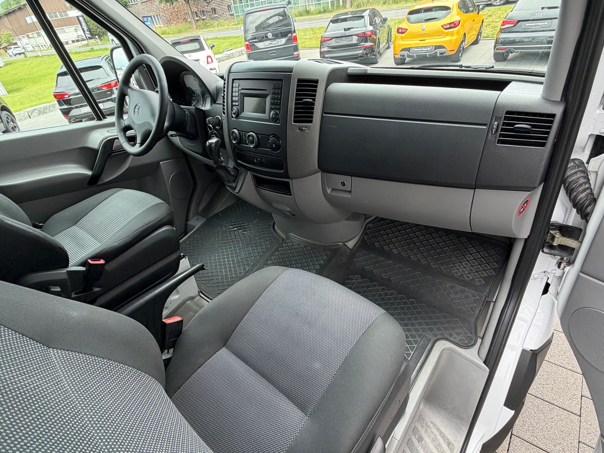 MERCEDES-BENZ Sprinter 316 CDI Standard 4x4 Automat-image-10
