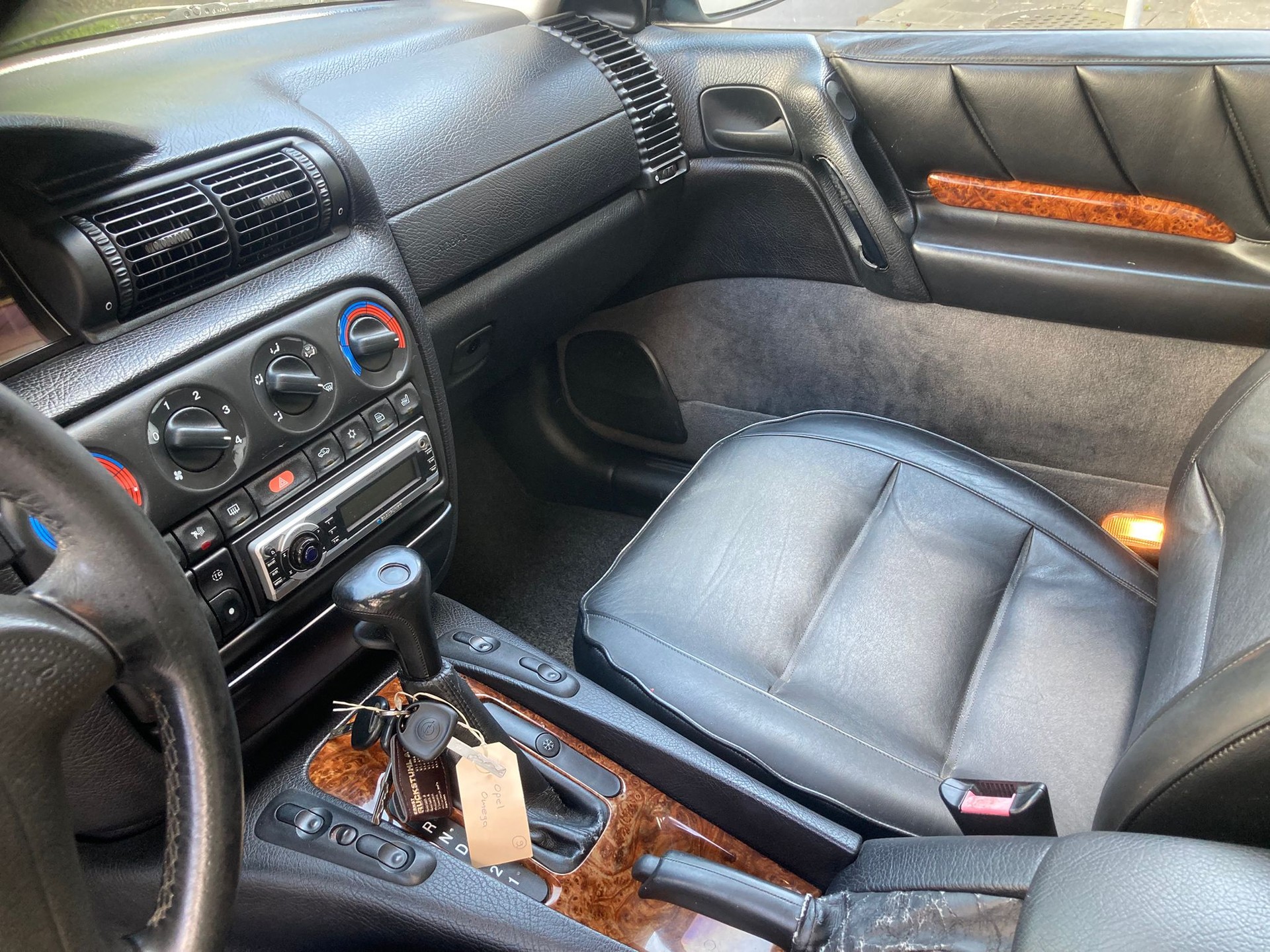 OPEL Omega 3.0i MV6 A-image-8