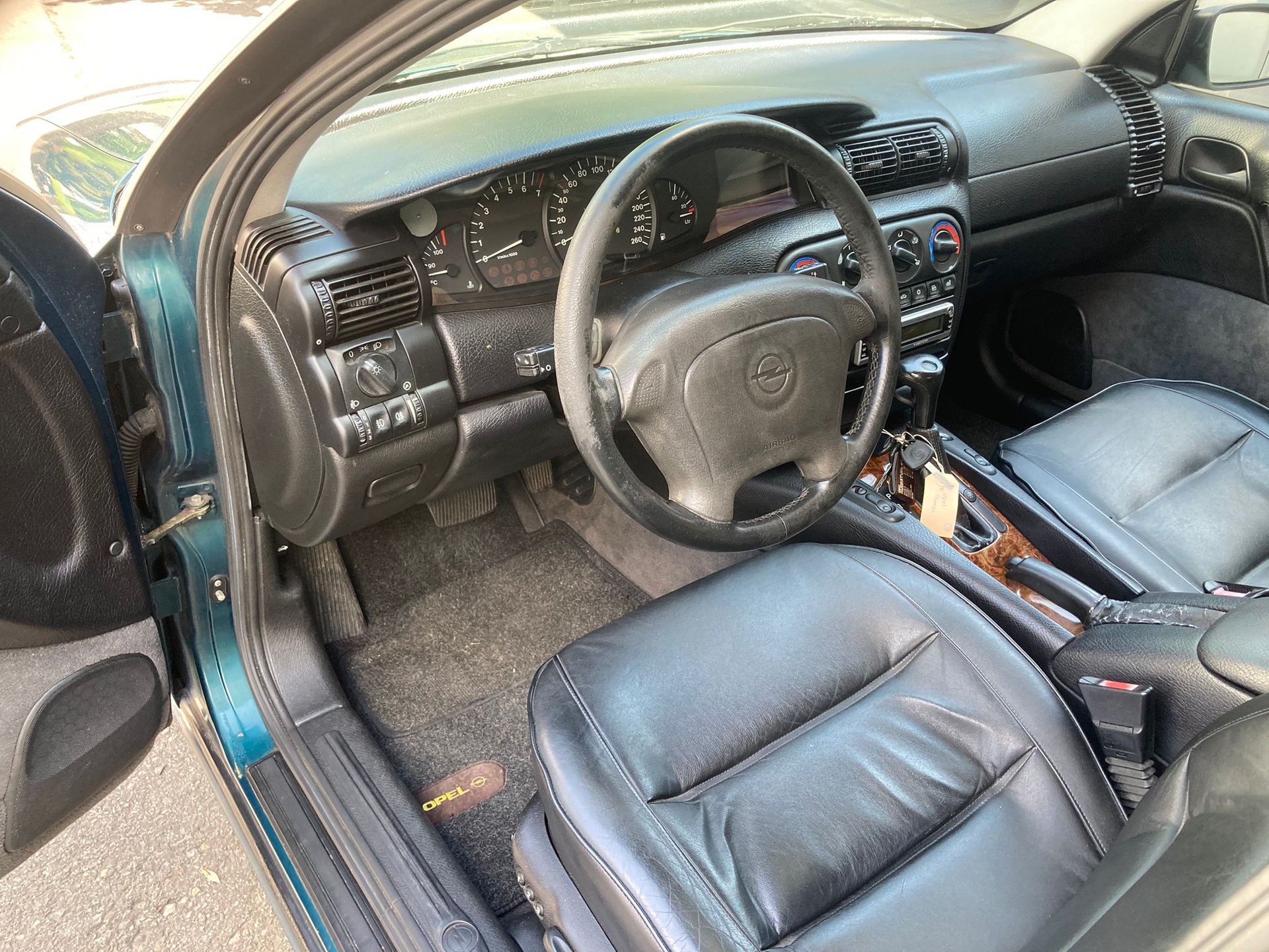 OPEL Omega 3.0i MV6 A-image-4