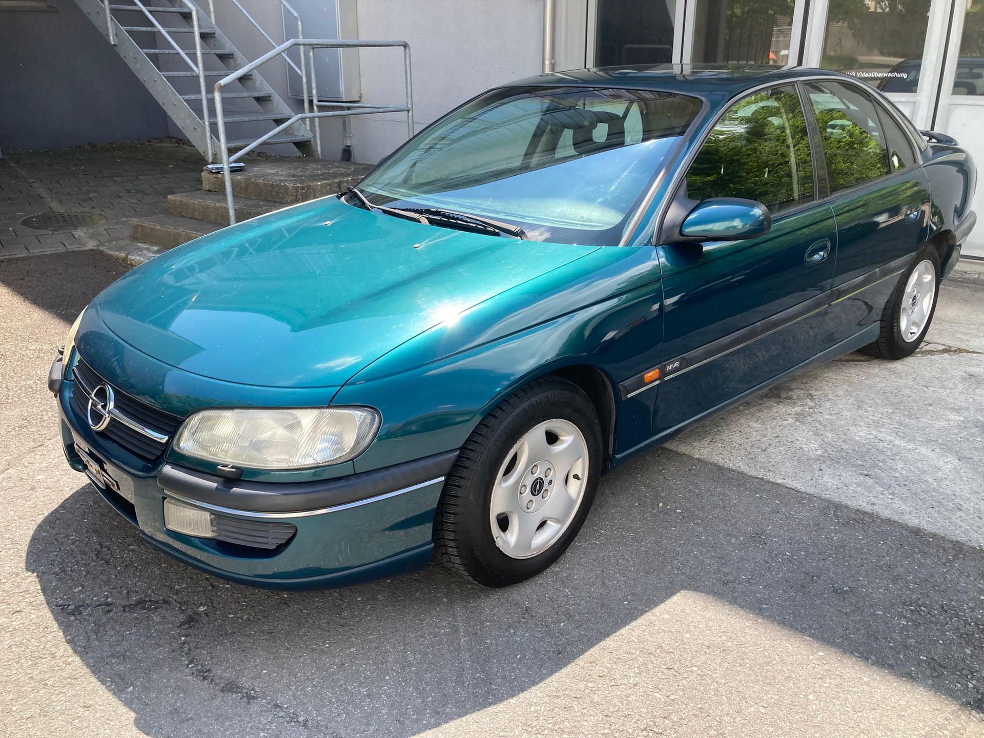OPEL Omega 3.0i MV6 A-image-1