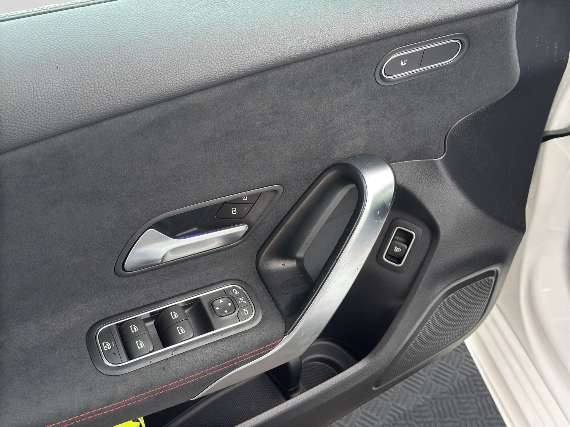 MERCEDES-BENZ A AMG 35 4Matic+ 8G-DCT-image-7