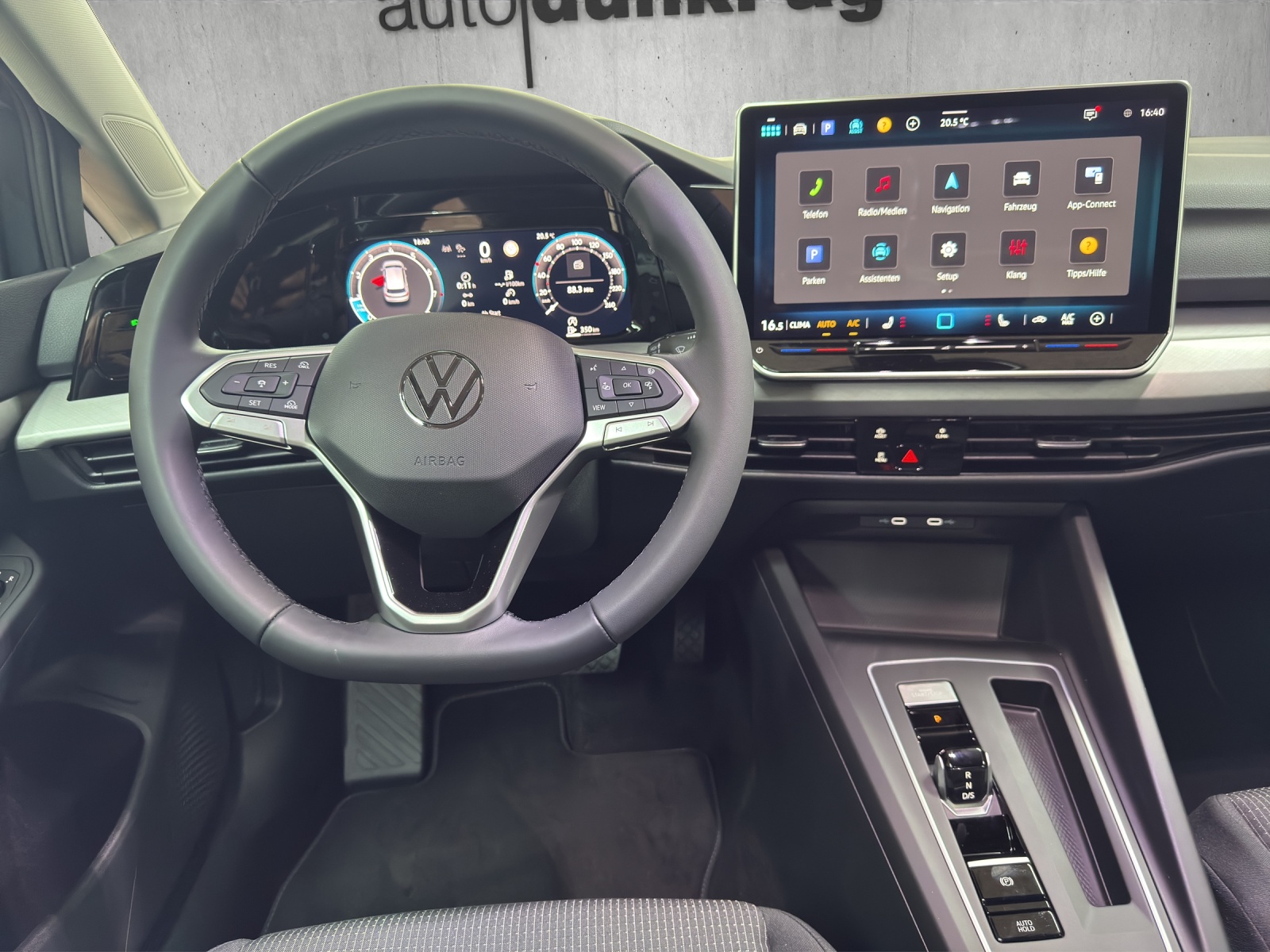 VW Golf 1.5 e TSI mHEV Value DSG-image-9