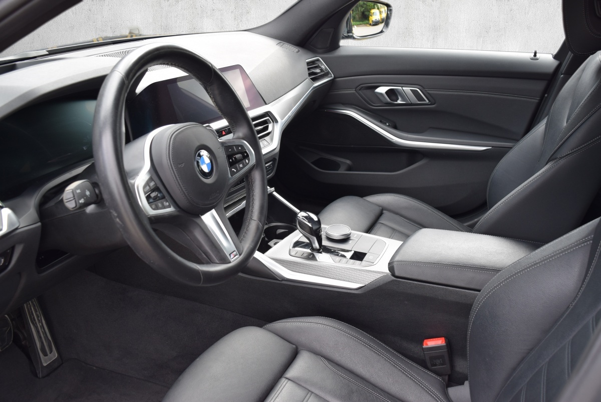 BMW 320i xDrive Steptronic M Sport-image-8