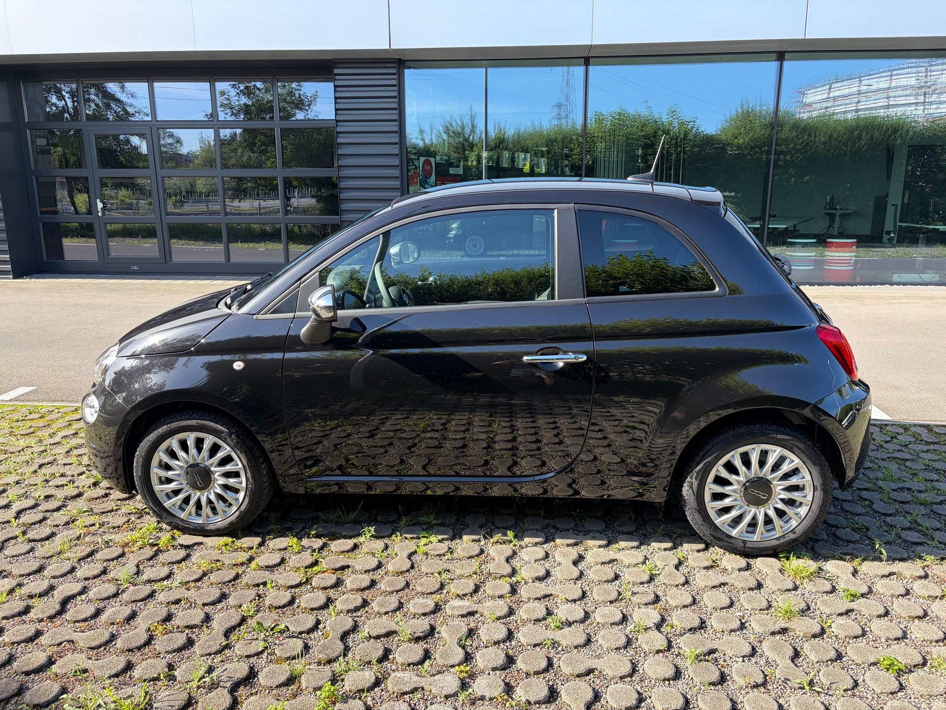 FIAT 1.0 Hybrid Swiss Edition-image-2