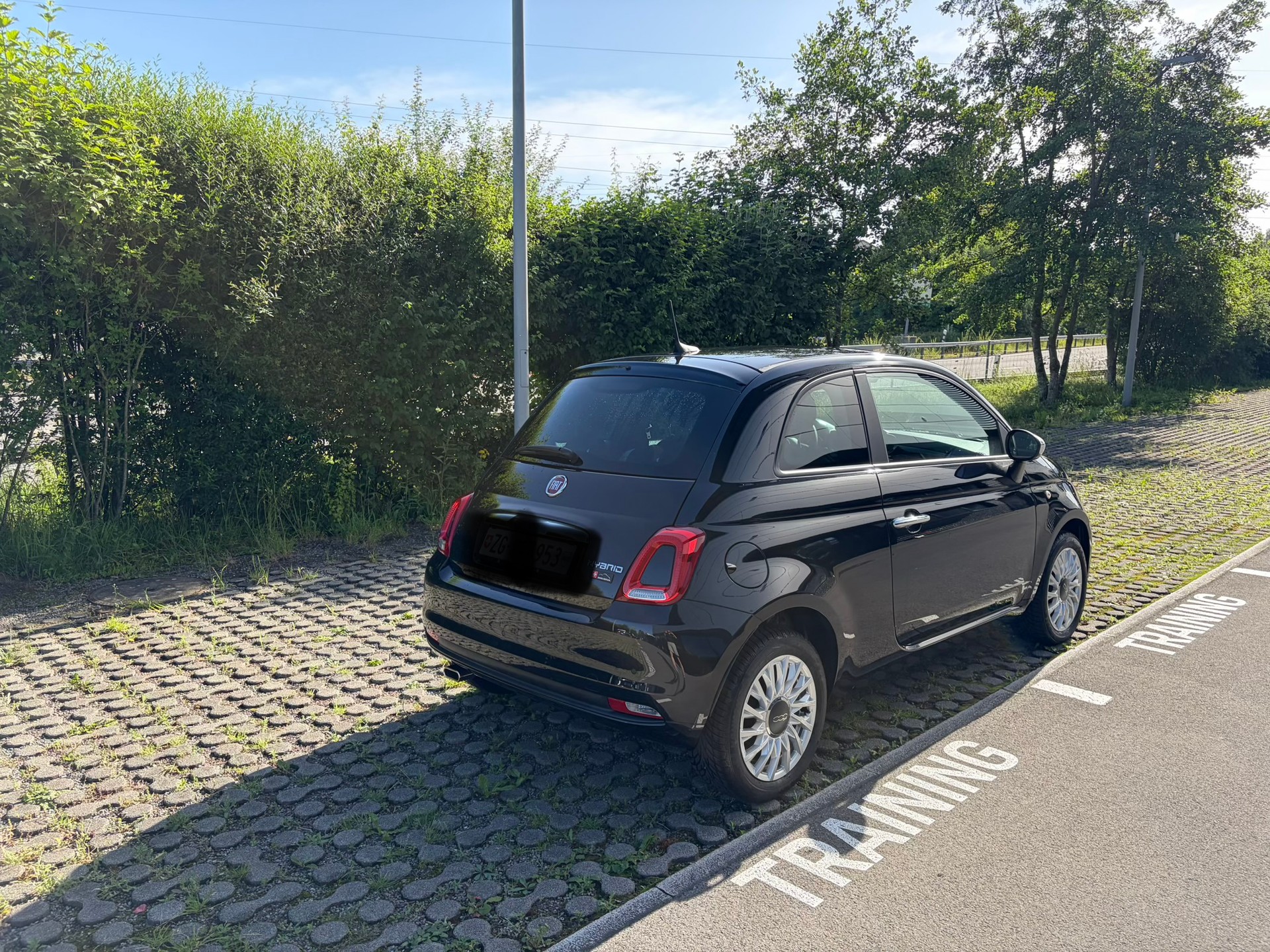 FIAT 1.0 Hybrid Swiss Edition-image-1