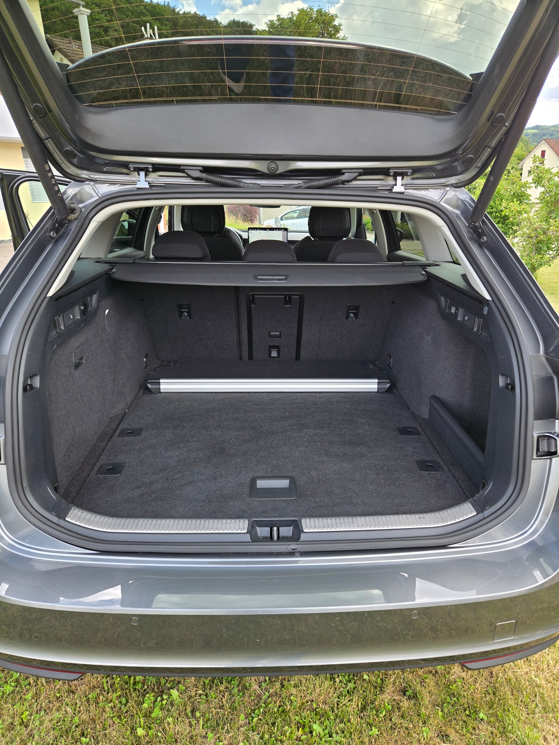 SKODA 2.0 TDI Selection 4x4 DSG-image-7