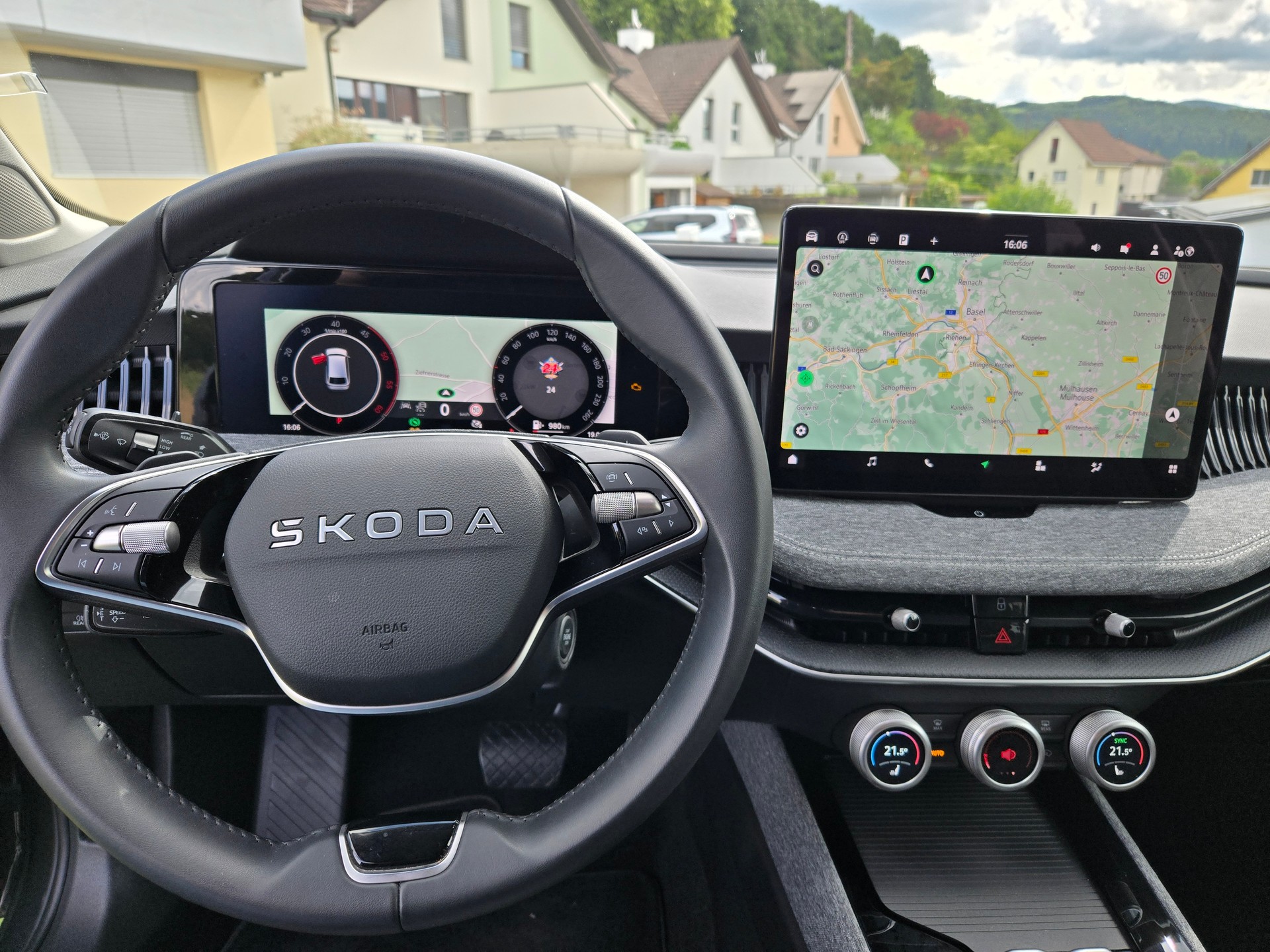 SKODA 2.0 TDI Selection 4x4 DSG-image-9