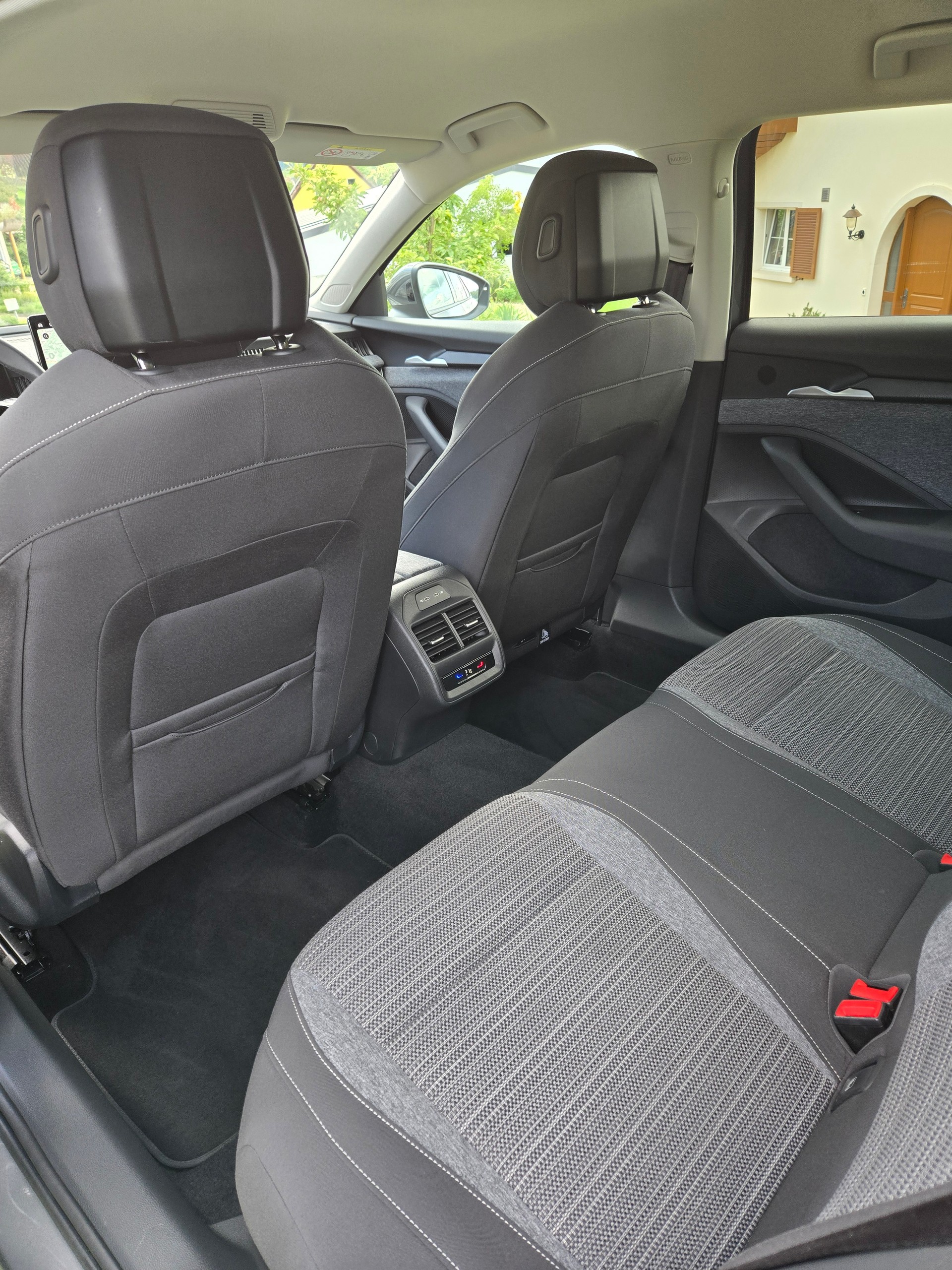 SKODA 2.0 TDI Selection 4x4 DSG-image-8