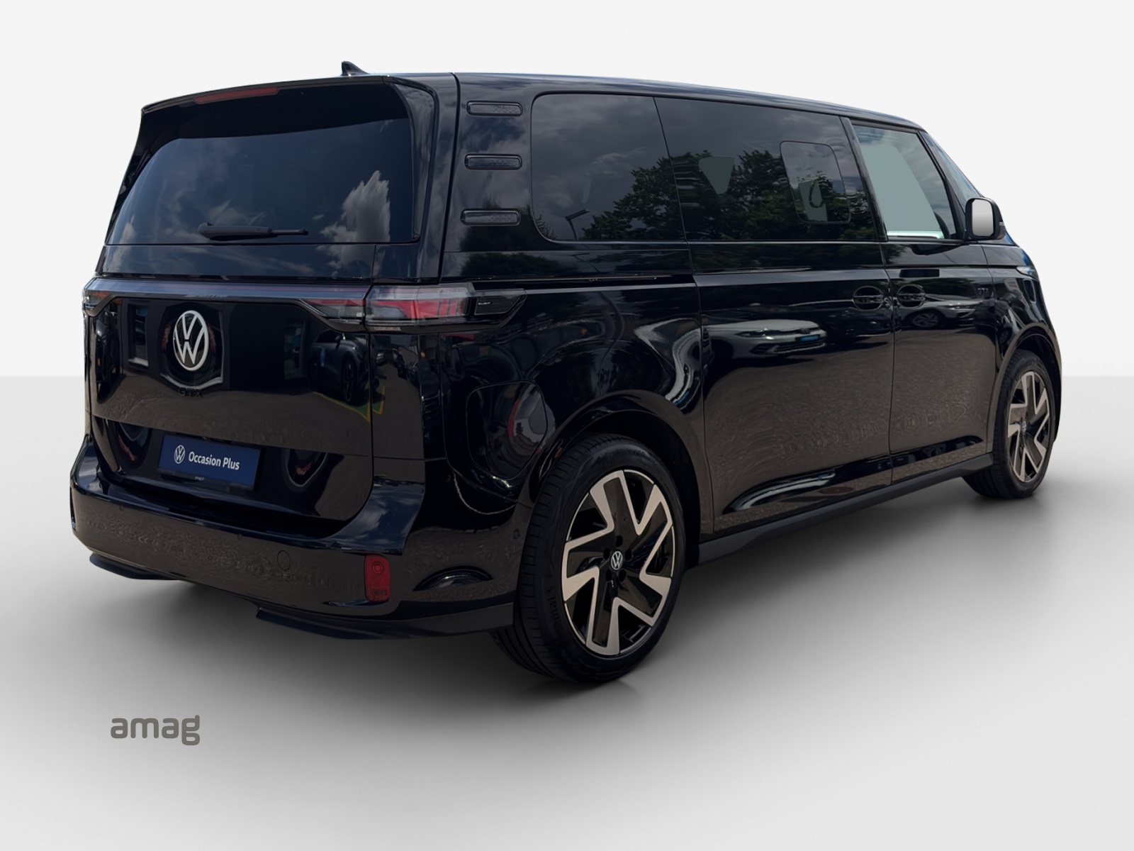 VW ID.Buzz LWB GTX 4 Motion-image-4