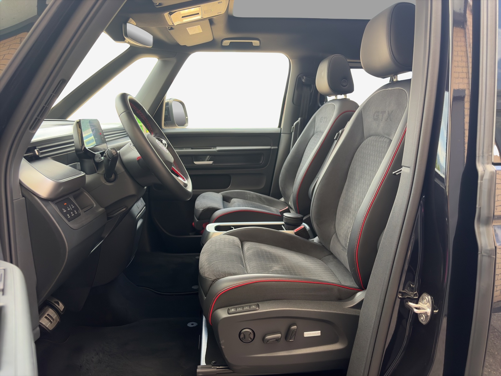 VW ID.Buzz LWB GTX 4 Motion-image-7