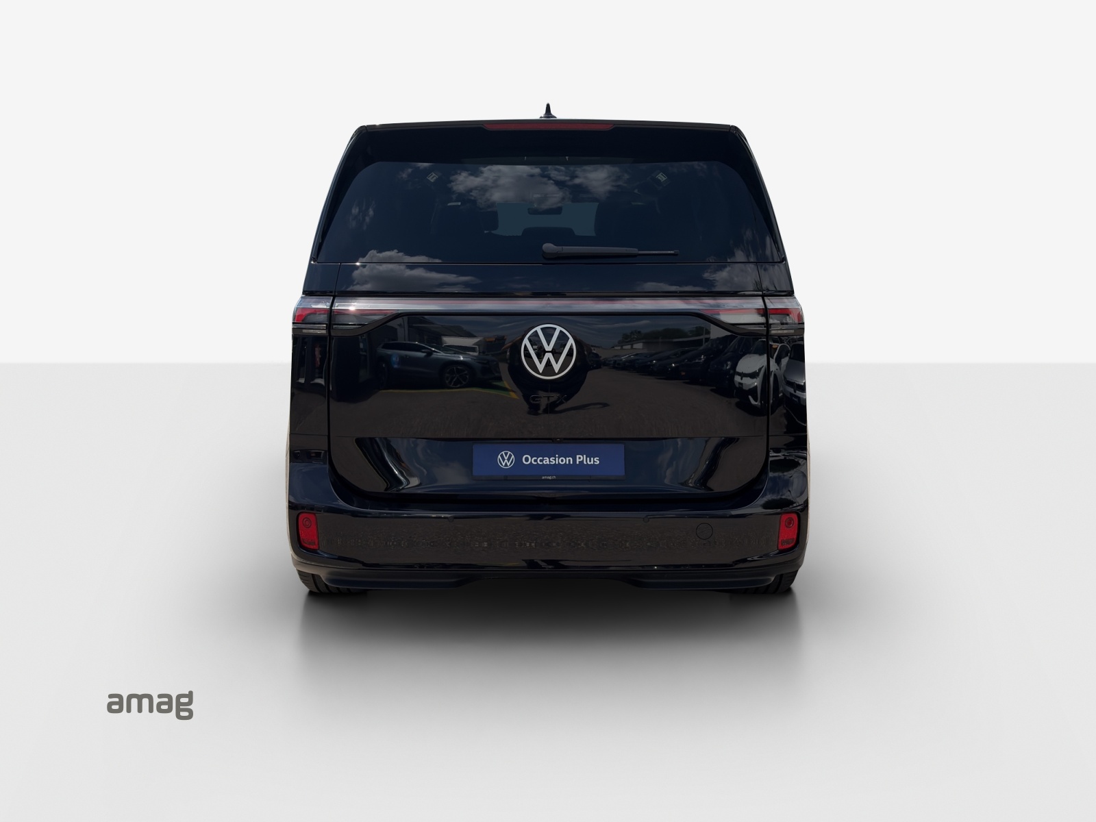VW ID.Buzz LWB GTX 4 Motion-image-3