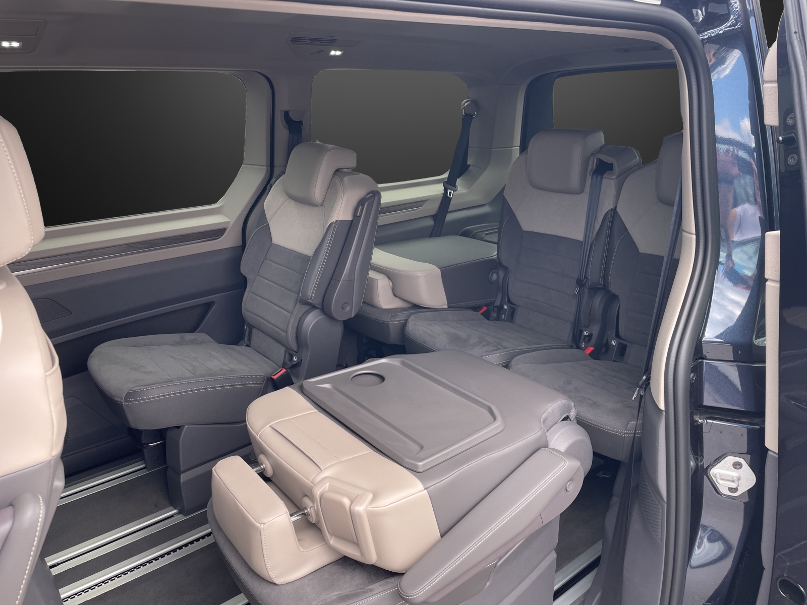 VW Multivan 2.0 TDI Style DSG Lang-image-9