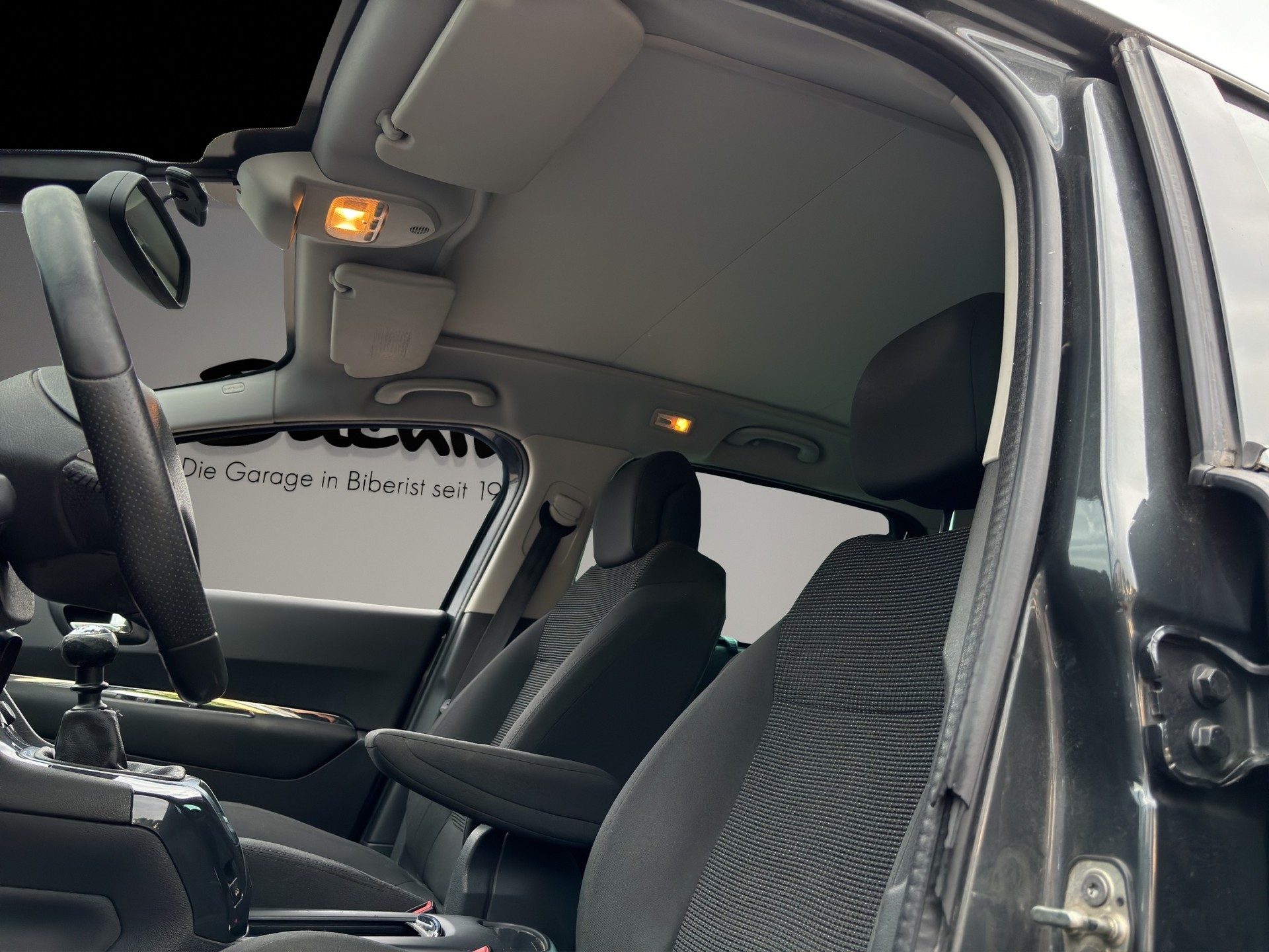PEUGEOT 5008 1.6 HDI Business-image-16