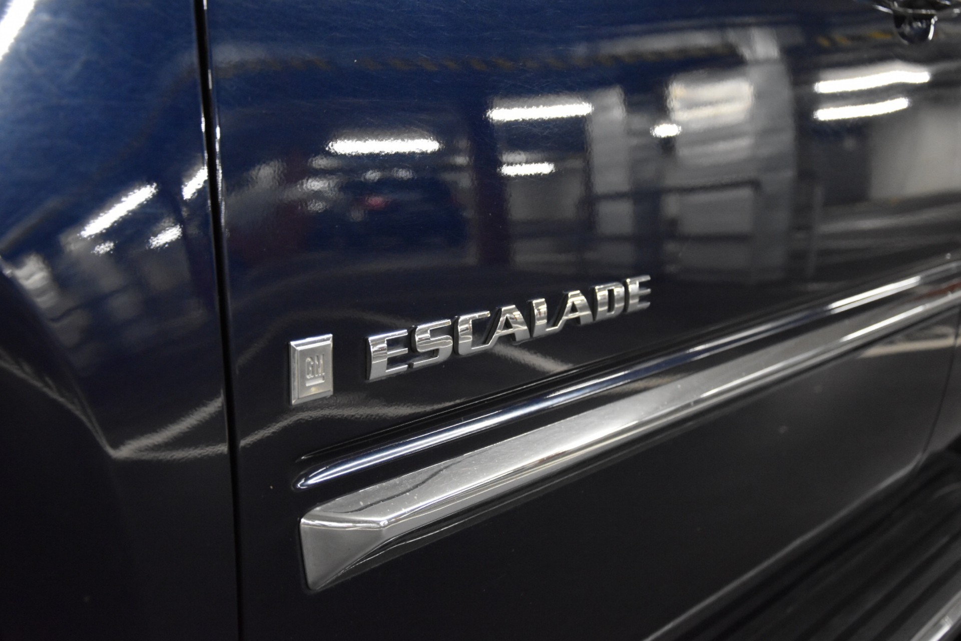 CADILLAC Escalade 6.2 Sport Luxury-showroom-element-2