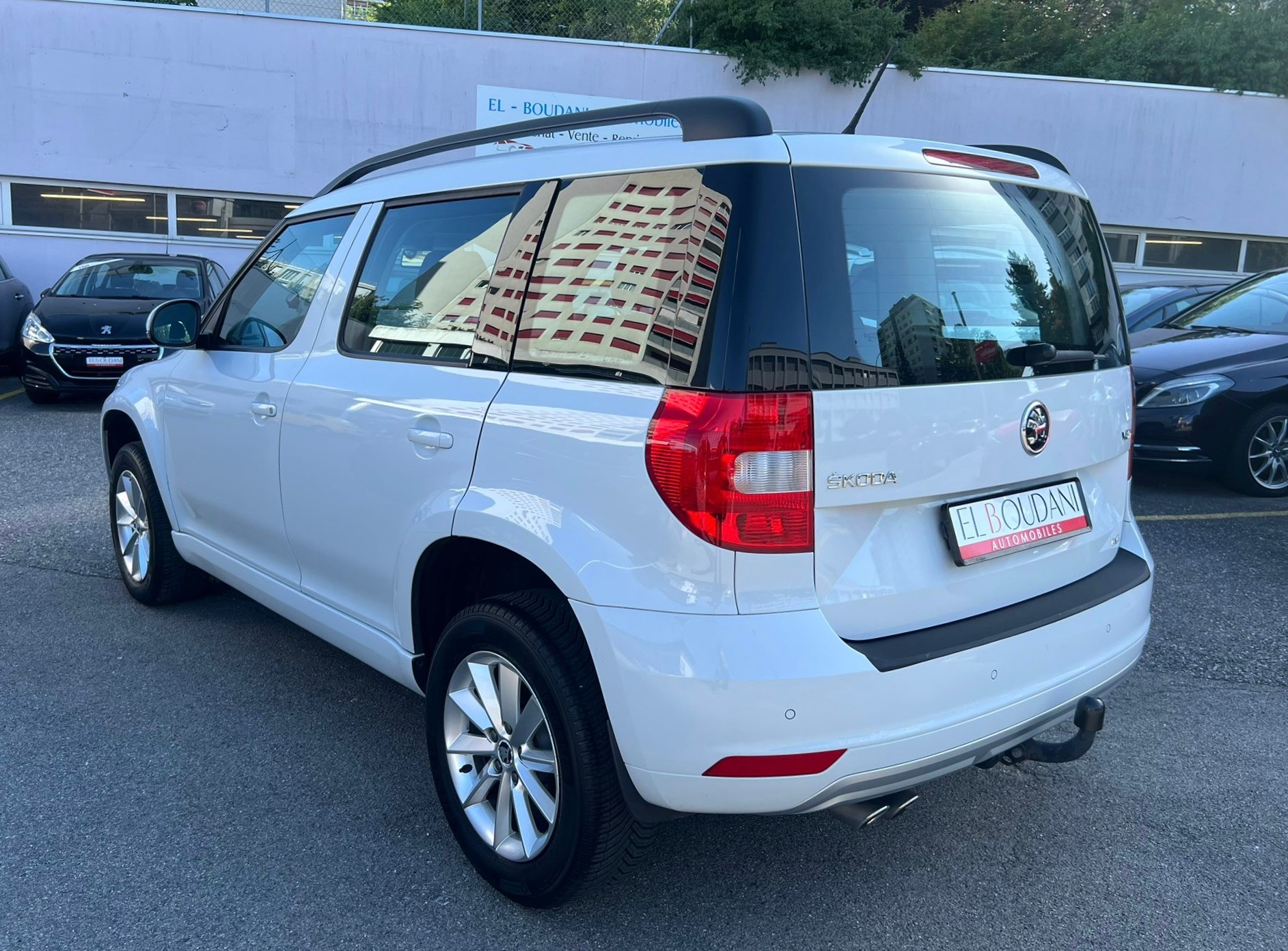 SKODA Yeti 2.0 TDI Ambition Outdoor 4x4 DSG-image-3