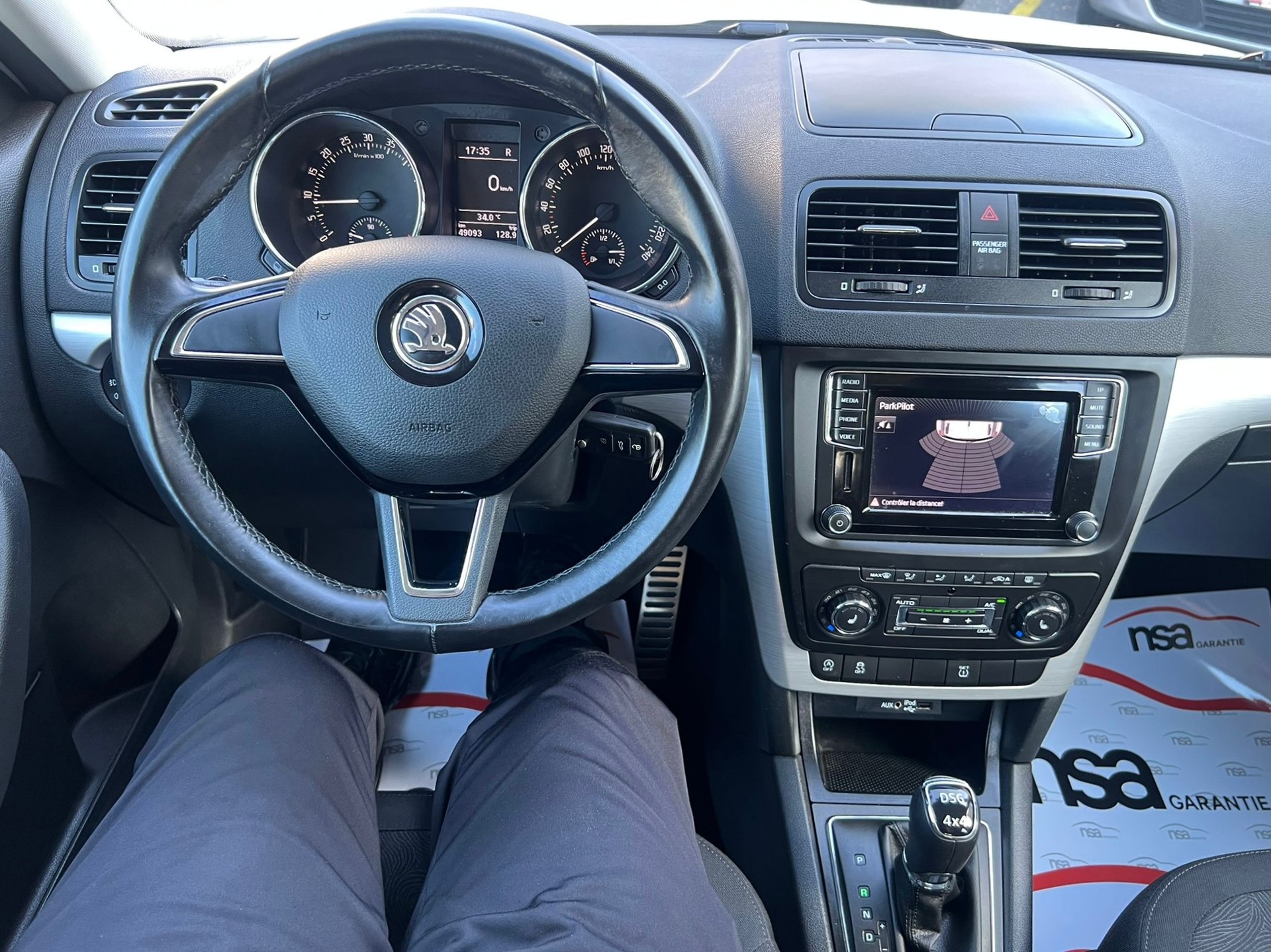 SKODA Yeti 2.0 TDI Ambition Outdoor 4x4 DSG-image-9