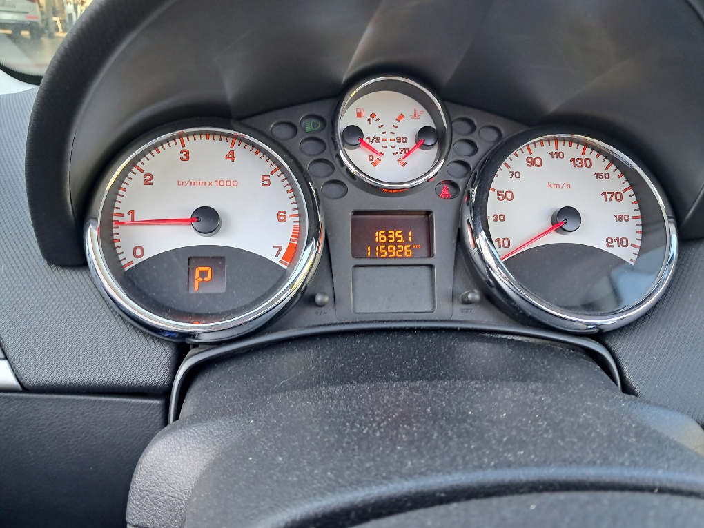 PEUGEOT 207 CC 1.6 16V Sport Automatic-image-7