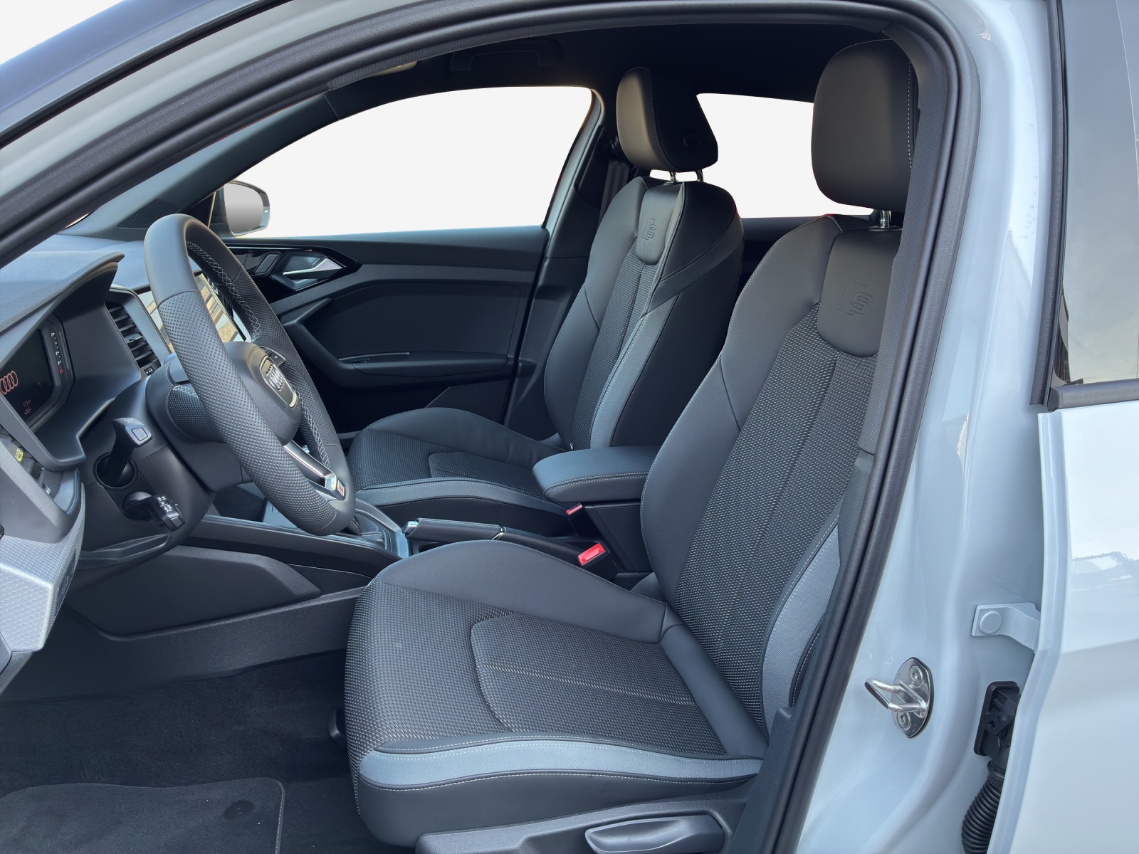 AUDI A1 Sportback 30 TFSI S Line Attraction S-tronic-image-7