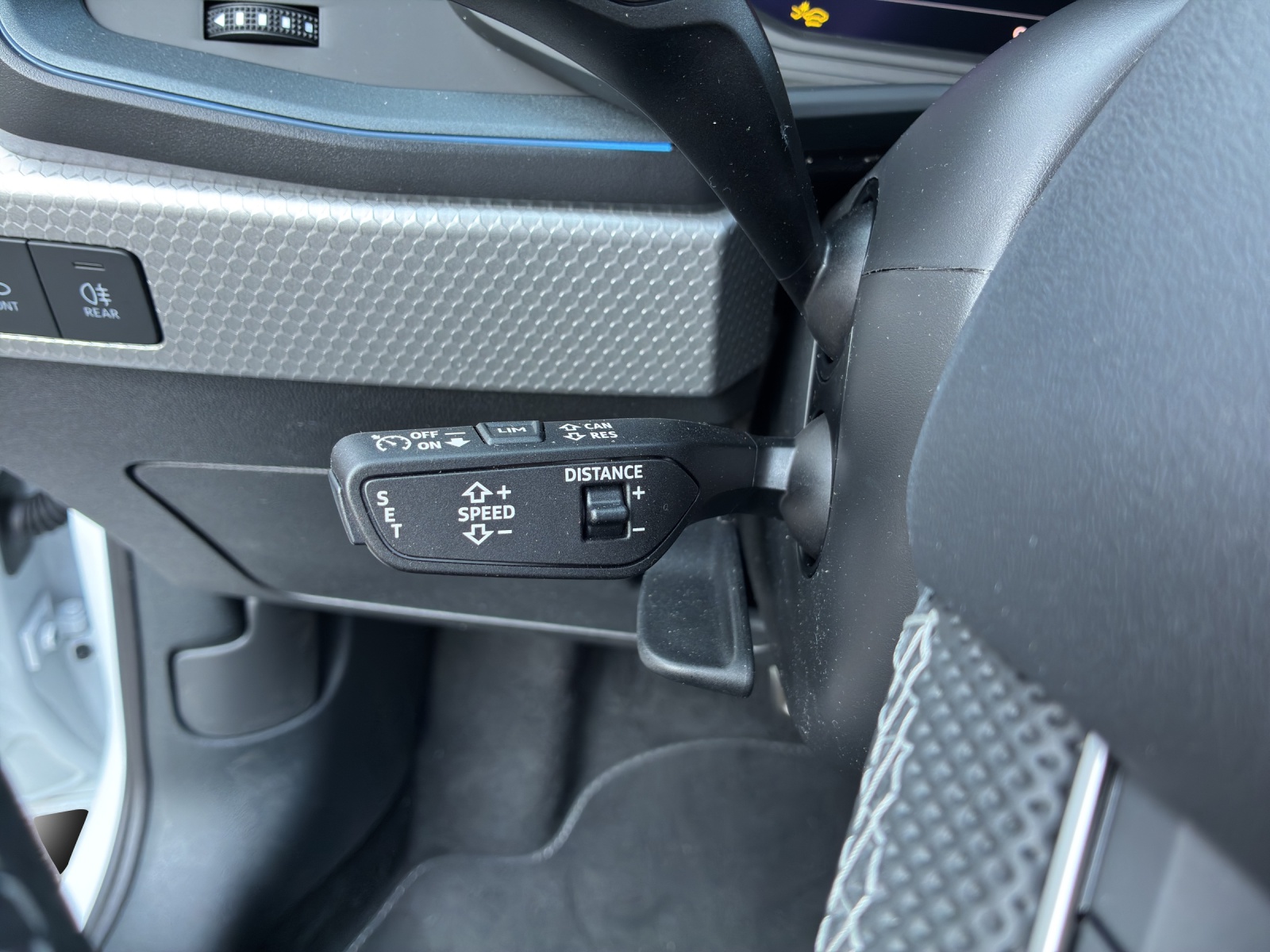 AUDI A1 Sportback 30 TFSI S Line Attraction S-tronic-image-15