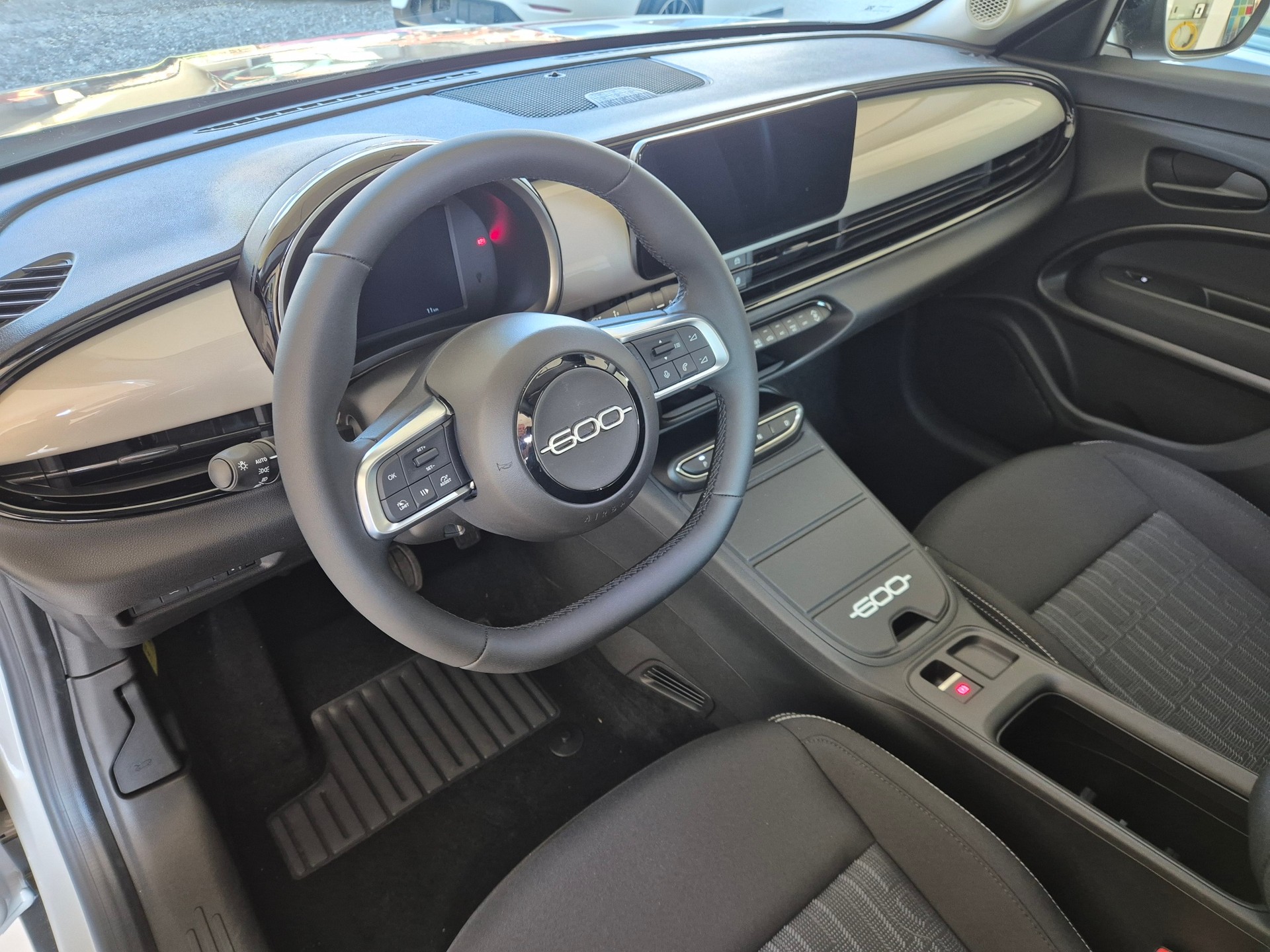FIAT 600h Mild Hybrid Icon Swiss Edition-image-8