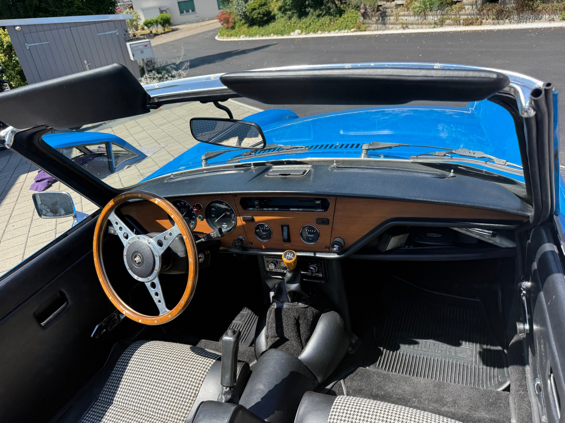 TRIUMPH 1500-image-6
