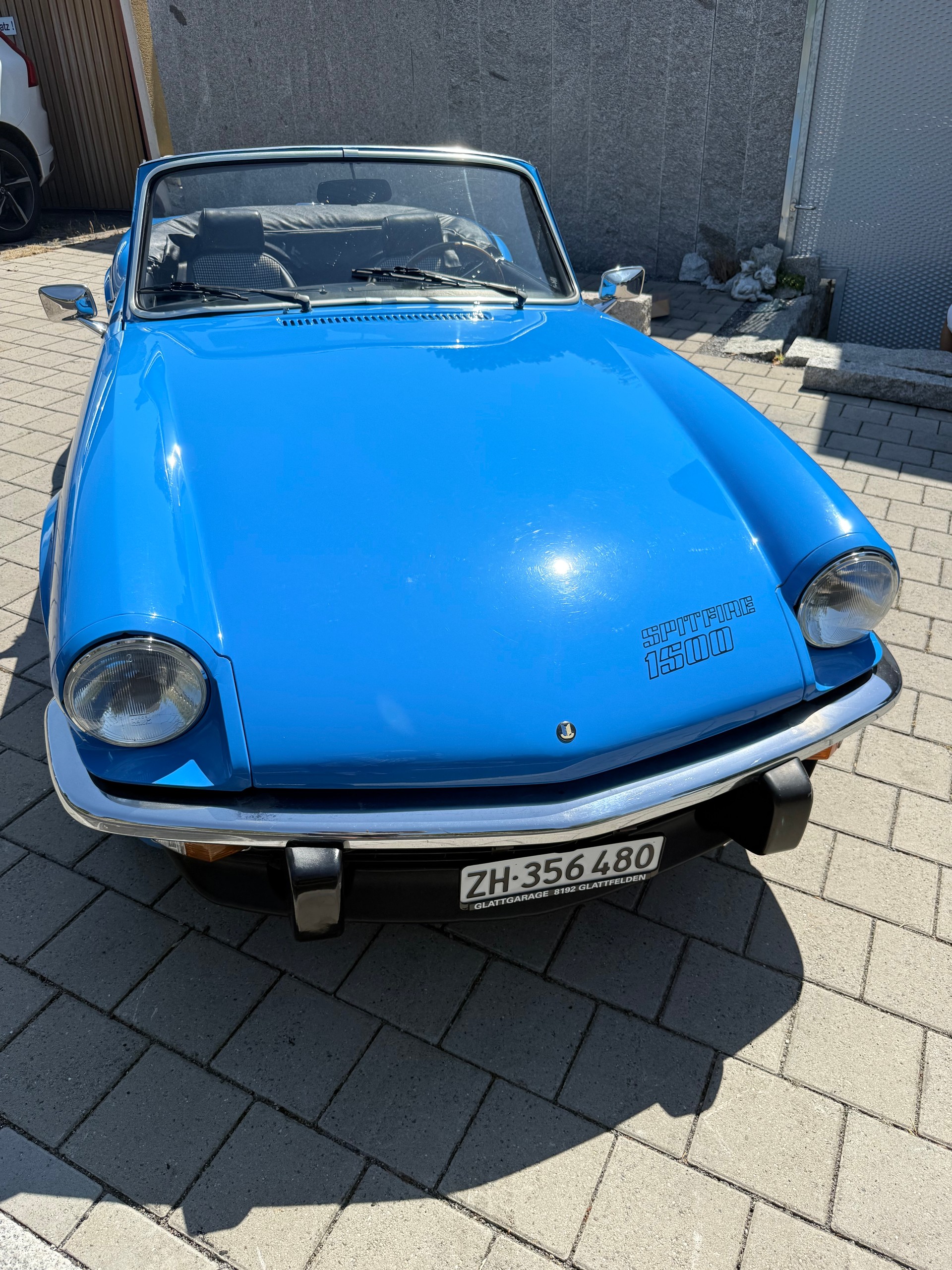 TRIUMPH 1500-image-1