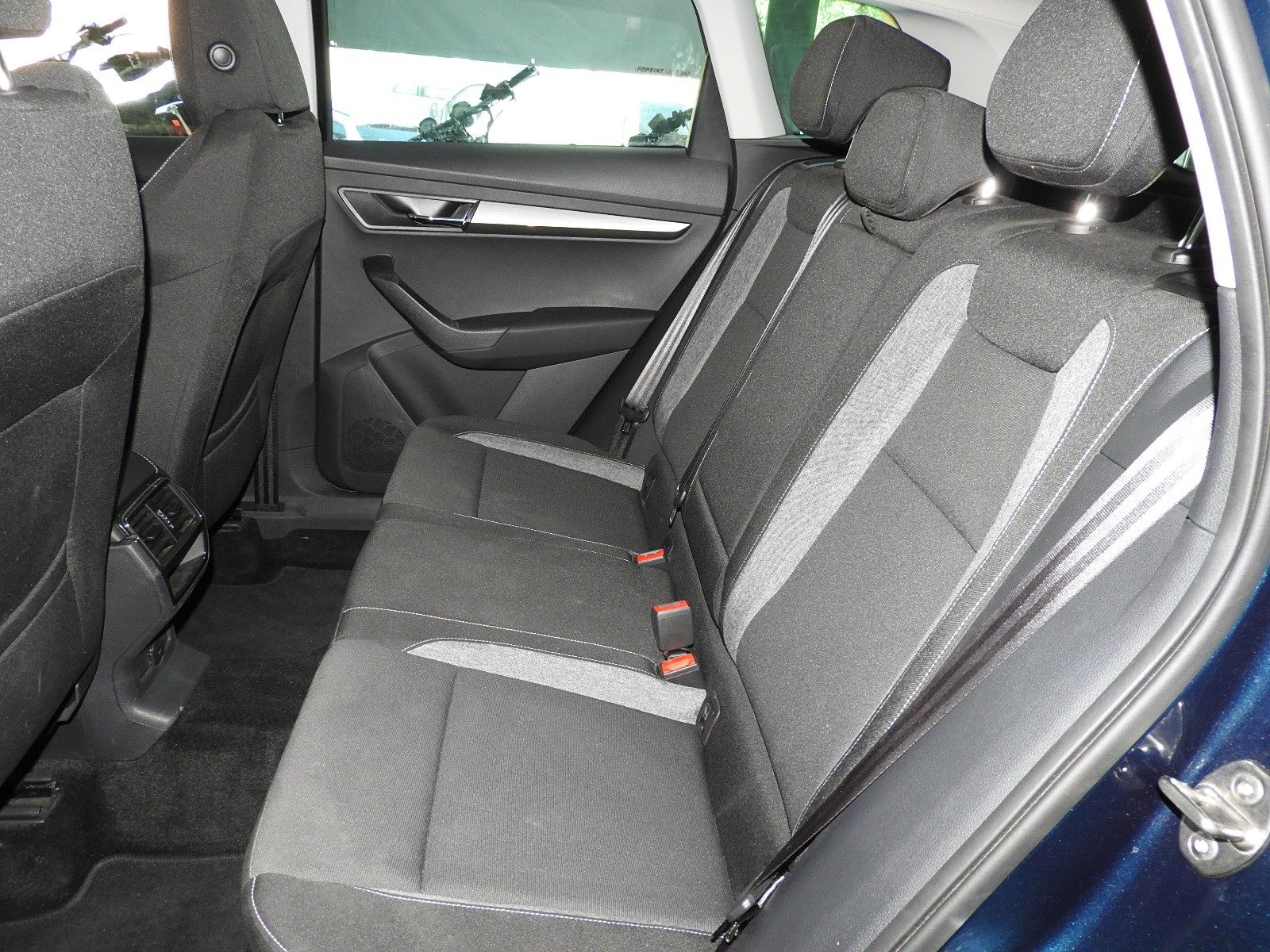SKODA Karoq 1.5 TSI ACT Drive DSG Edition 125 YEARS-image-9