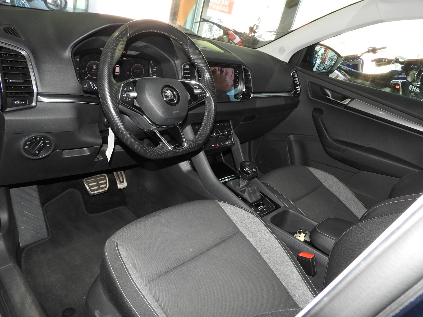 SKODA Karoq 1.5 TSI ACT Drive DSG Edition 125 YEARS-image-7