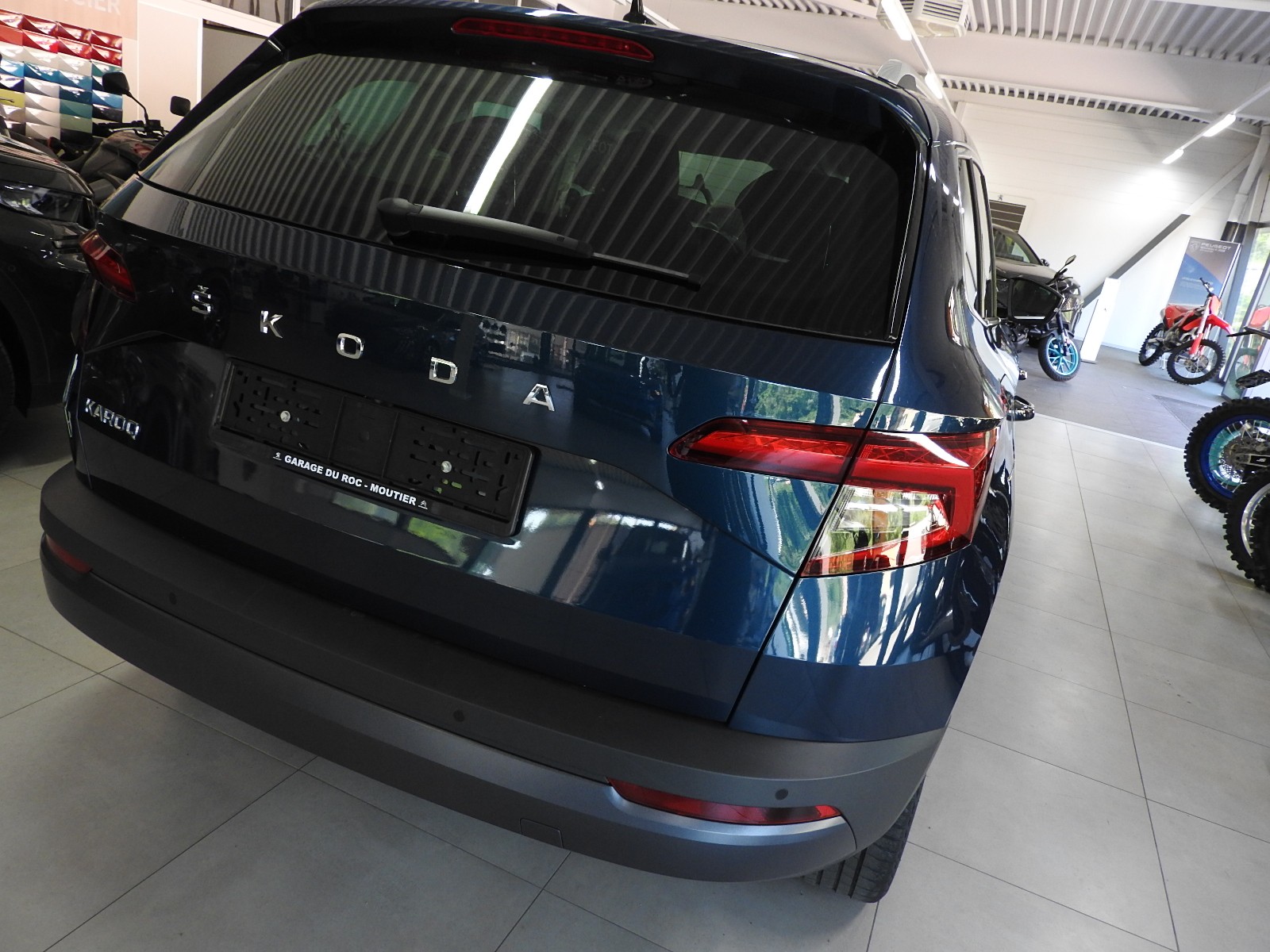SKODA Karoq 1.5 TSI ACT Drive DSG Edition 125 YEARS-image-3