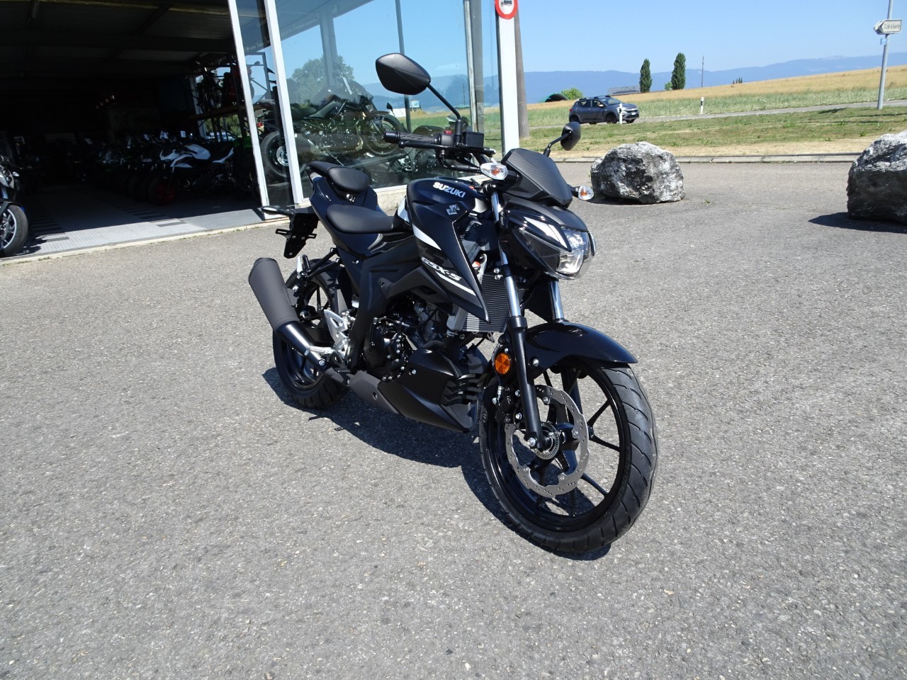 SUZUKI GSX-S 125-showroom-element-1