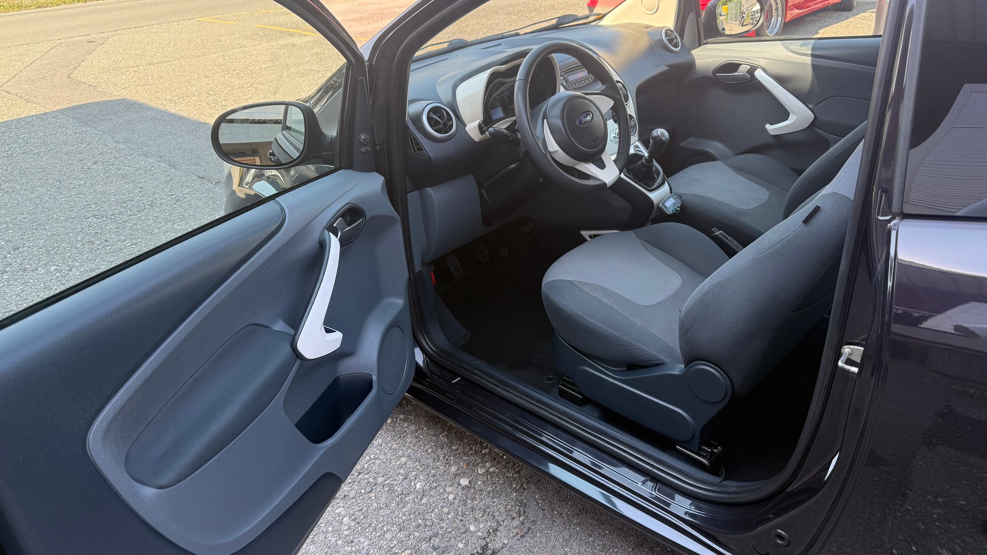 FORD KA 1.25 Titanium-image-6