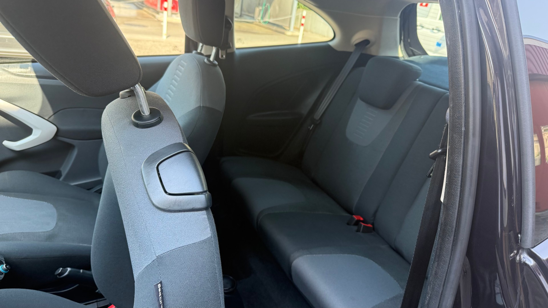 FORD KA 1.25 Titanium-image-8