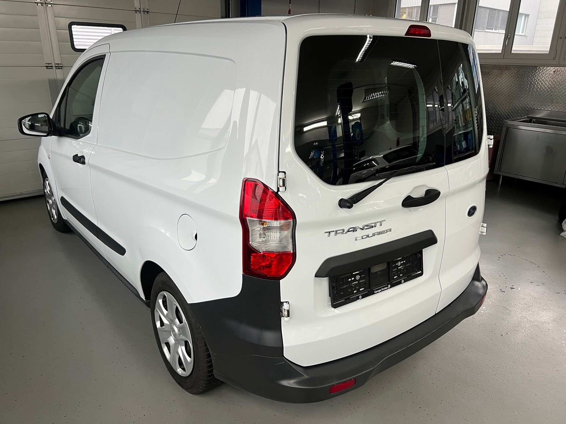 FORD Transit Courier Van 1.5 TDCi Trend-image-2