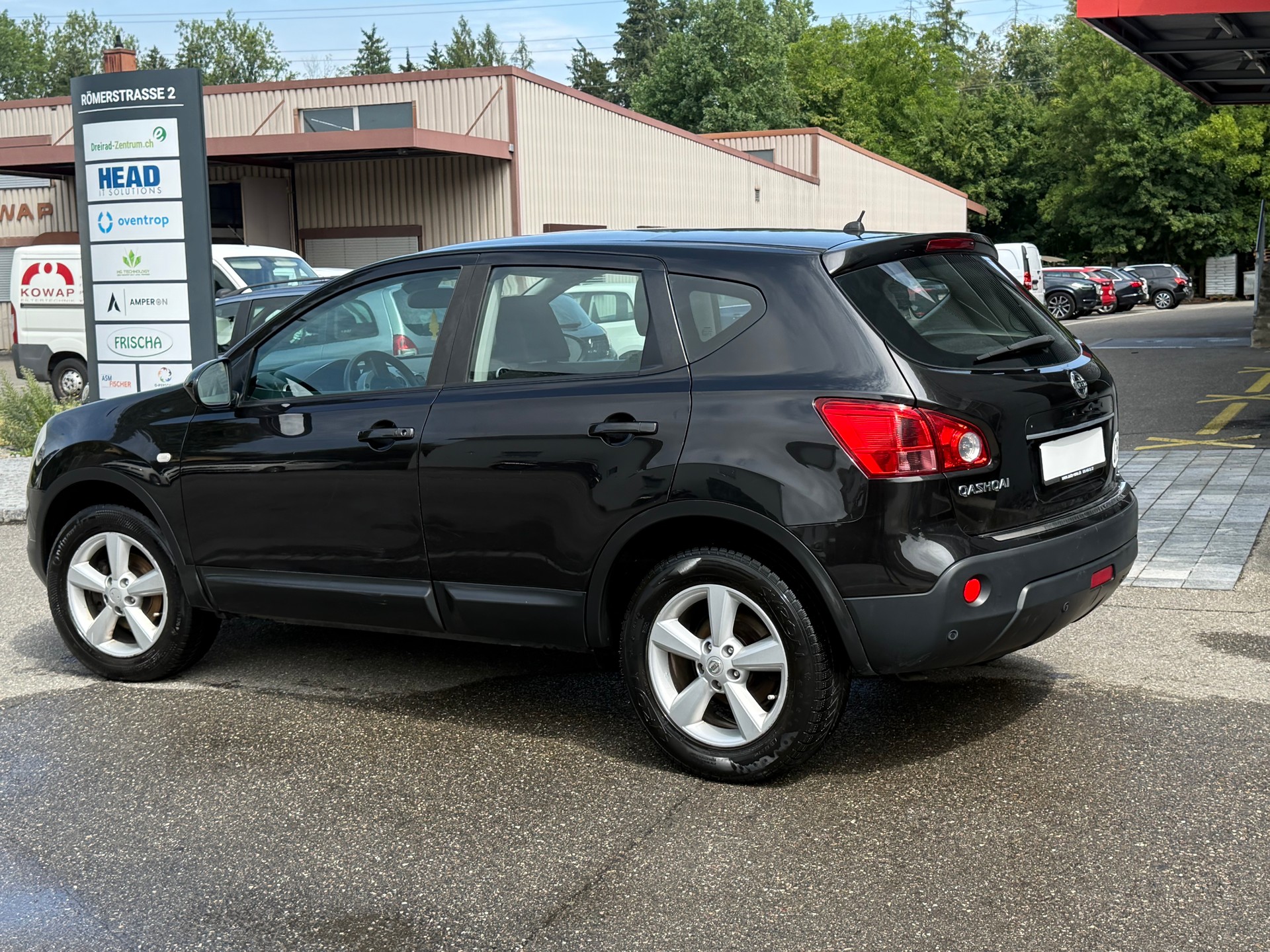 NISSAN Qashqai 2.0 4WD visia-image-2