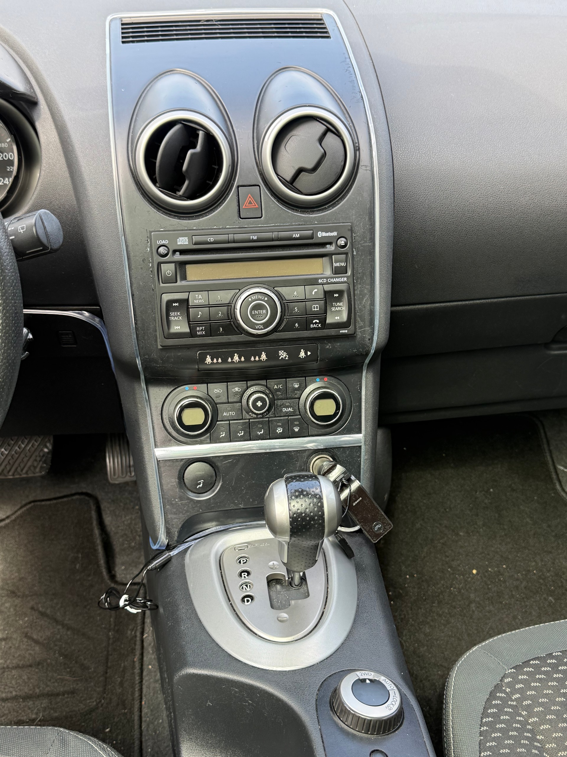 NISSAN Qashqai 2.0 4WD visia-image-6