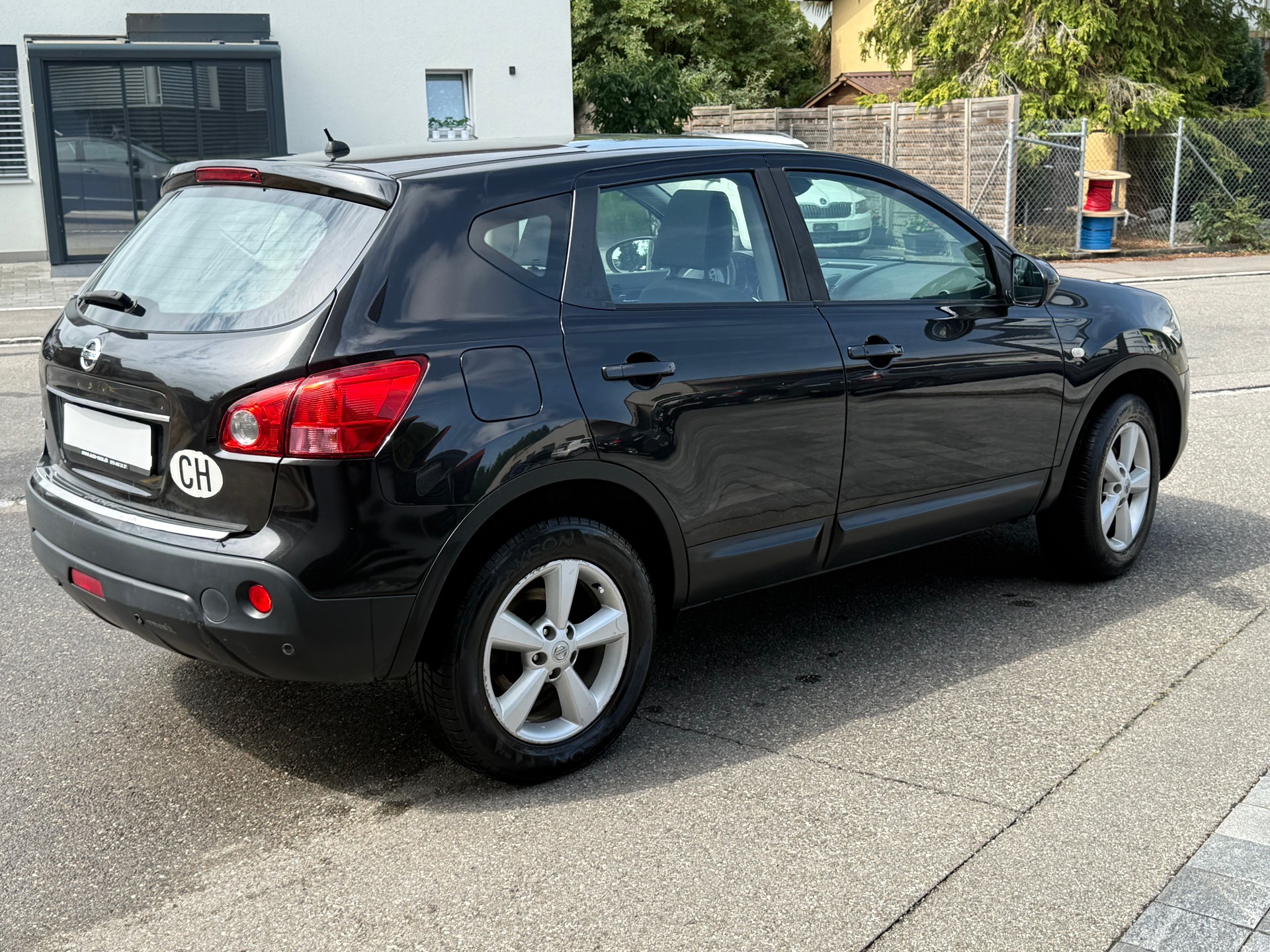 NISSAN Qashqai 2.0 4WD visia-image-1